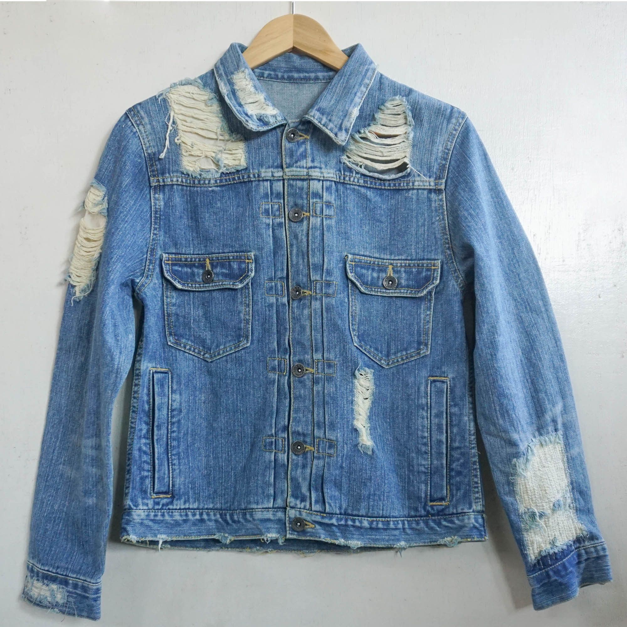 Japanese Brand ROYAL BLUE Ripped & Patched Distressed Denim Jacket Size US M / EU 48-50 / 2 - 16 Thumbnail