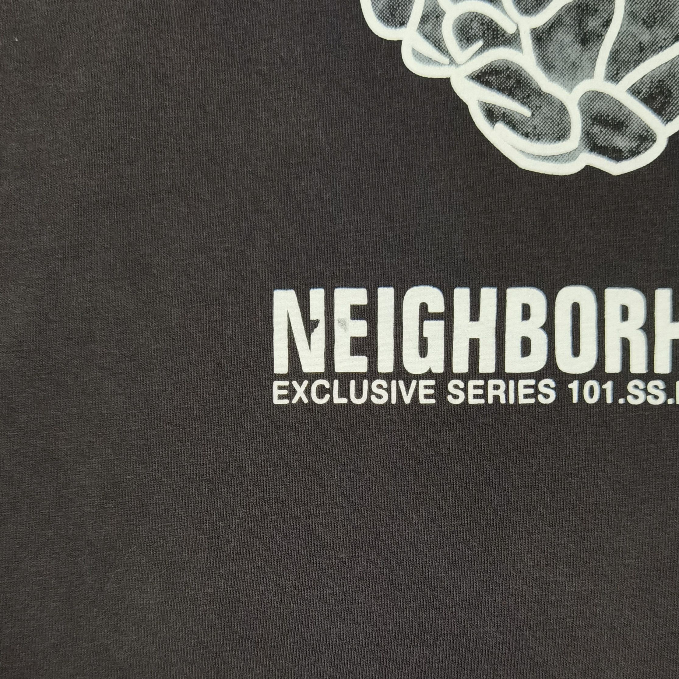 Kaws × Neighborhood Grailed🔥Neighborhood x Kaws Tshirt Size US L / EU 52-54 / 3 - 7 Thumbnail
