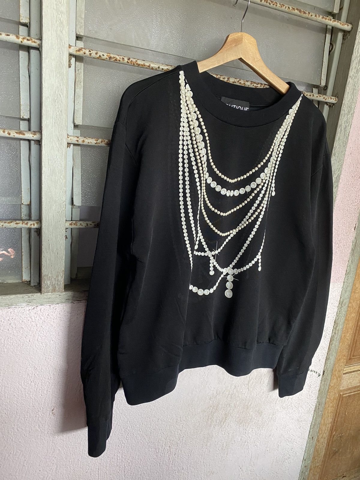 Moschino ⚡️Steals⚡️ Boutique Moschino Pearl Chain Sweater Size M / US 6-8 / IT 42-44 - 3 Thumbnail