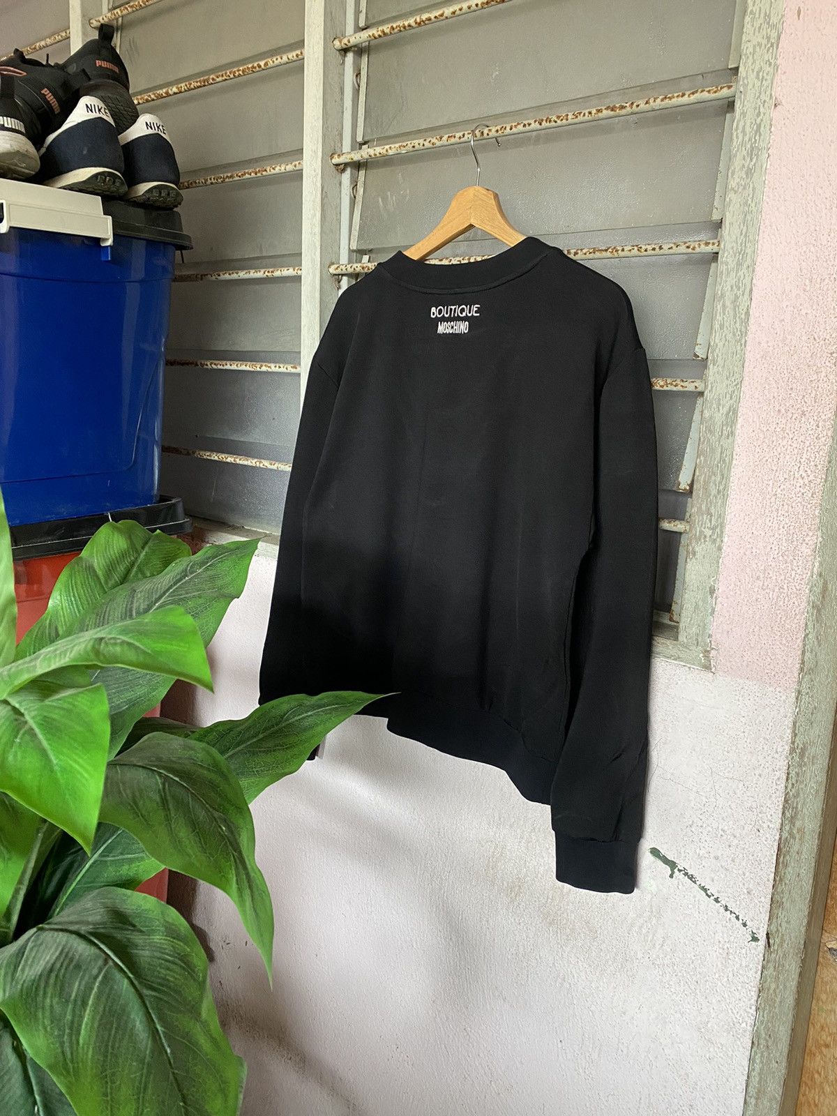 Moschino ⚡️Steals⚡️ Boutique Moschino Pearl Chain Sweater Size M / US 6-8 / IT 42-44 - 2 Thumbnail