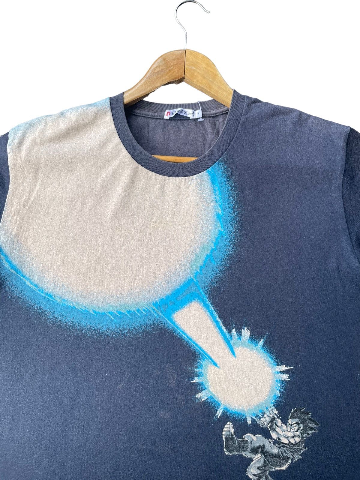 Japanese Brand Dragon Ball x Uniqlo Faded Wash Tshirt Size US L / EU 52-54 / 3 - 4 Thumbnail