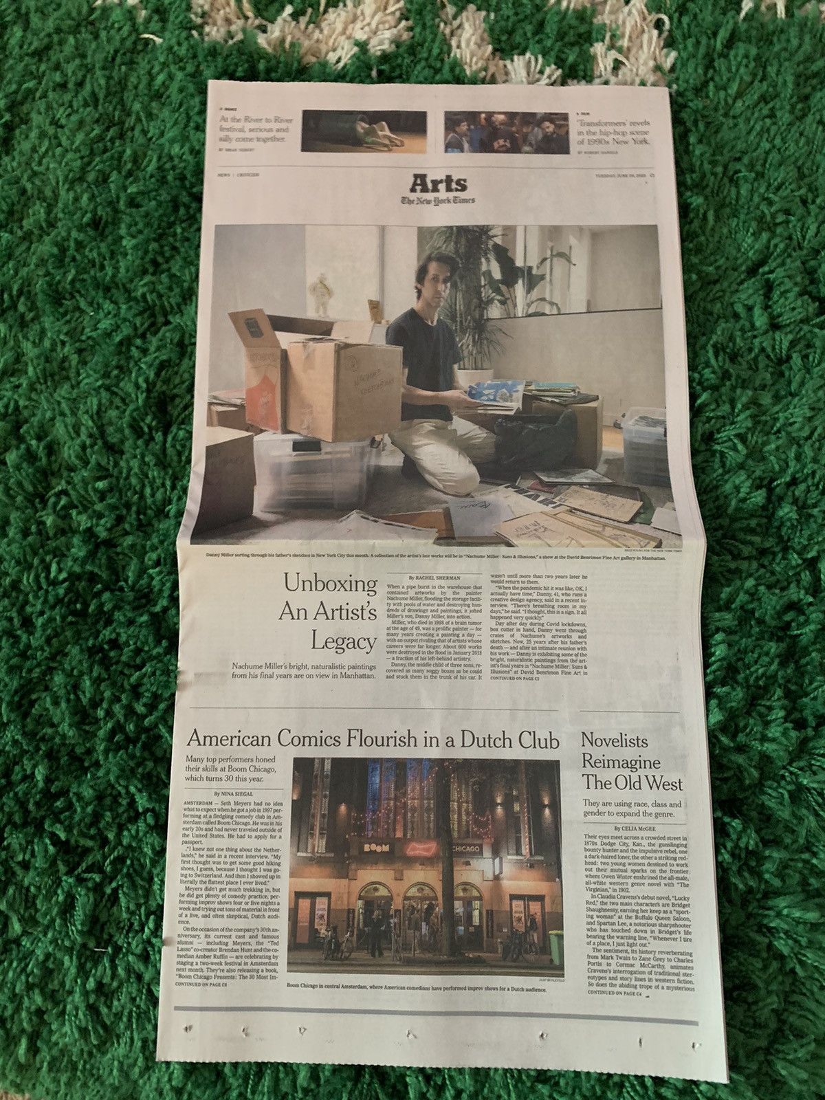 Louis Vuitton × Pharrell Pharrell Lovers NY times newspaper page debut show LV Size ONE SIZE - 6 Thumbnail
