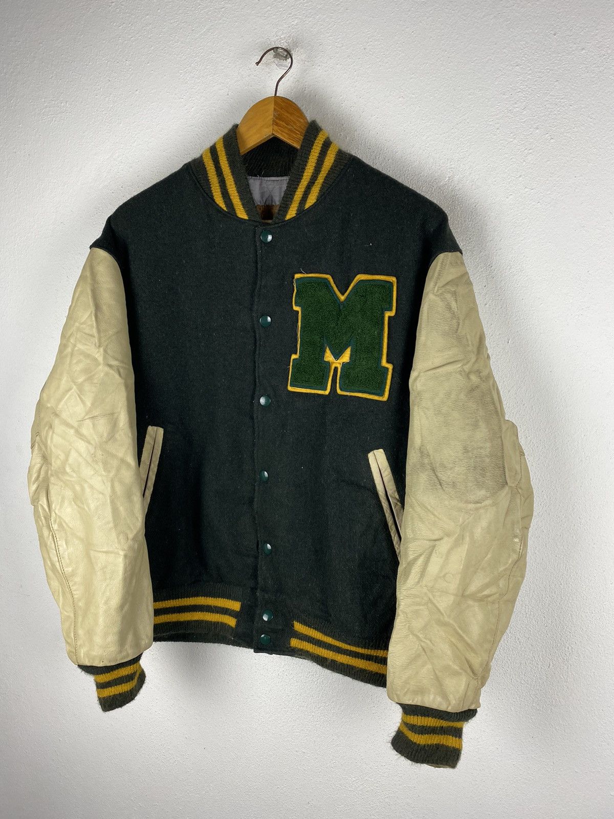 Golden Bear VINTAGE GOLDEN BEAR VARSITY JACKET LEATHER SLEEVE Size US L / EU 52-54 / 3 - 5 Thumbnail