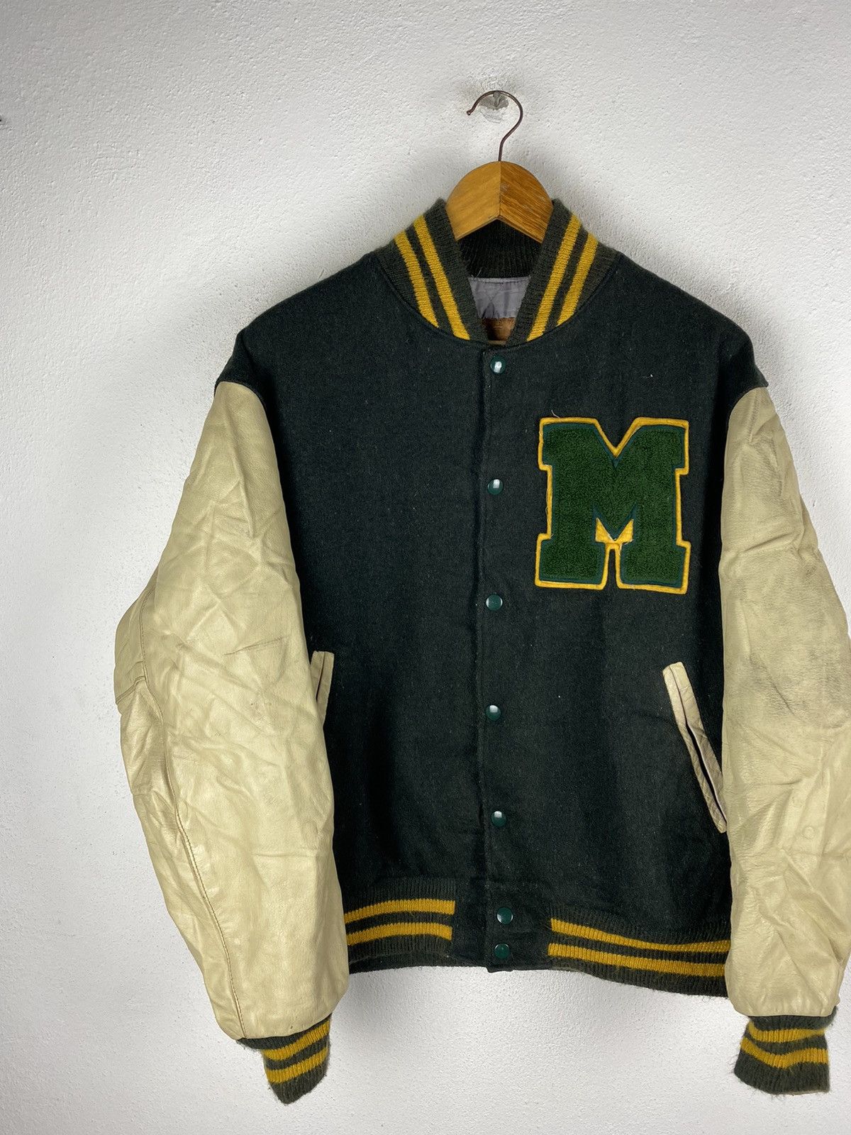 Golden Bear VINTAGE GOLDEN BEAR VARSITY JACKET LEATHER SLEEVE Size US L / EU 52-54 / 3 - 4 Thumbnail
