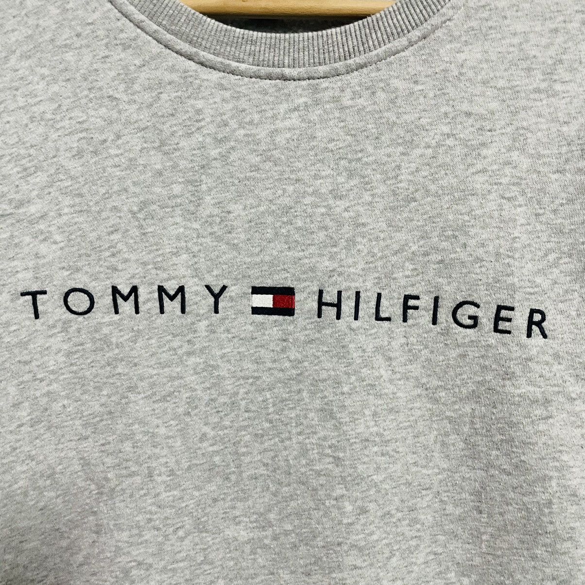 Tommy Hilfiger Vintage Tommy Hilfiger Spellout Big Logo Sweatshirt Size US M / EU 48-50 / 2 - 2 Thumbnail