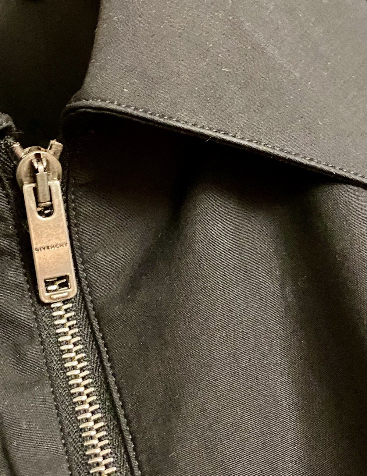 Givenchy MM Williams Givenchy black Zip asymmetrical shirt 39 boxy Size US M / EU 48-50 / 2 - 4 Thumbnail