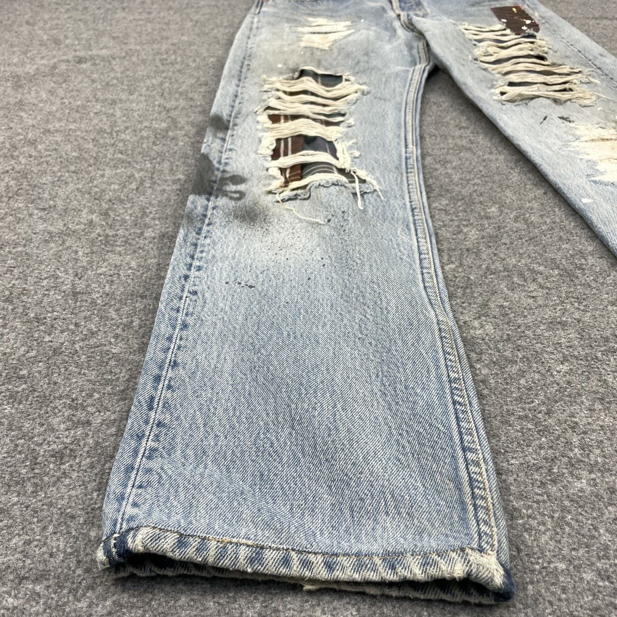 Levi's × Vintage Distressed Vintage Levi's 501 Light Blue Wash -wc172 Size US 31 - 10 Thumbnail
