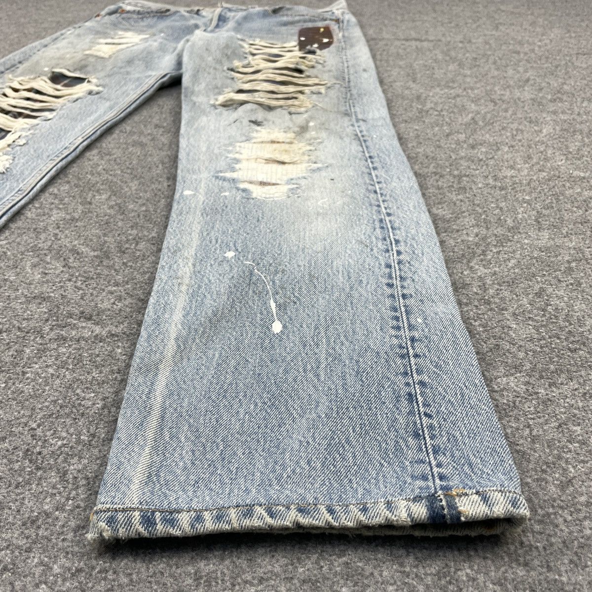 Levi's × Vintage Distressed Vintage Levi's 501 Light Blue Wash -wc172 Size US 31 - 9 Thumbnail