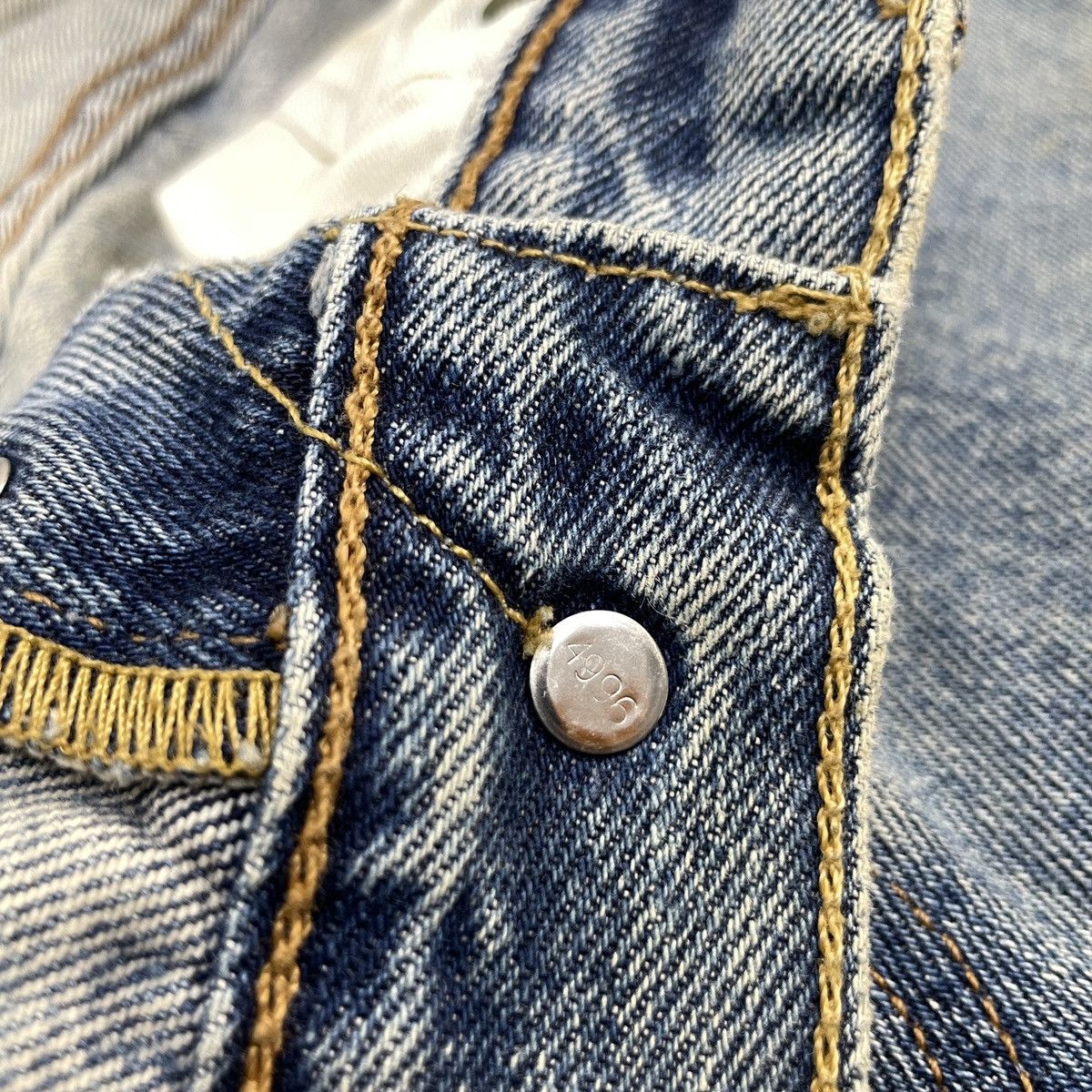 Levi's × Vintage Distressed Vintage Levi's 501 Faded Jeans -wc173 Size US 31 - 6 Thumbnail