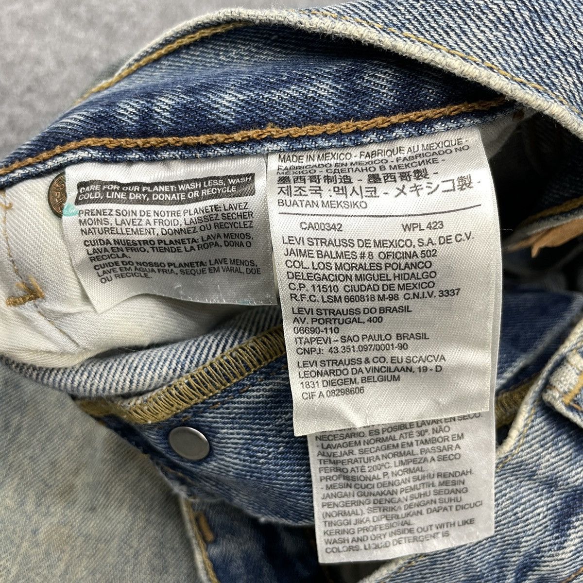Levi's × Vintage Distressed Vintage Levi's 501 Faded Jeans -wc173 Size US 31 - 5 Thumbnail