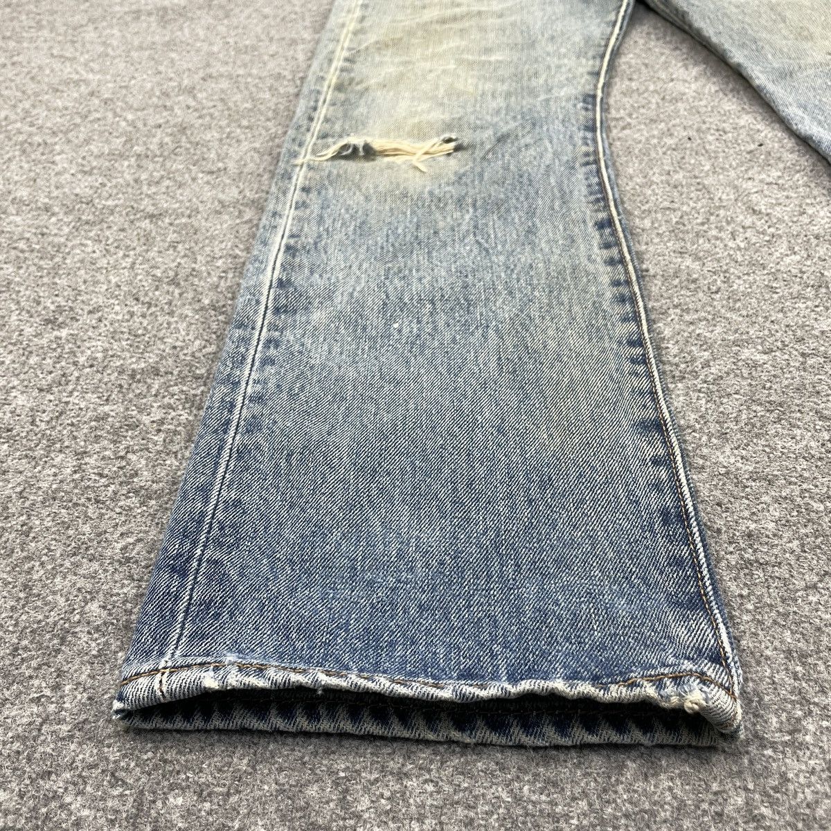 Levi's × Vintage Distressed Vintage Levi's 501 Faded Jeans -wc173 Size US 31 - 10 Thumbnail