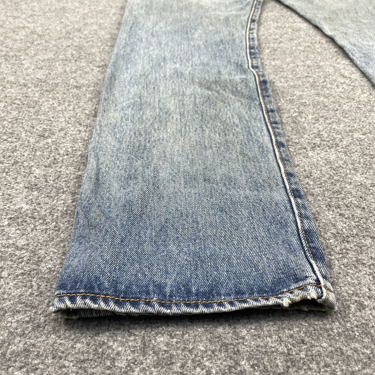 Levi's × Vintage Distressed Vintage Levi's 501 Faded Jeans -wc173 Size US 31 - 12 Thumbnail