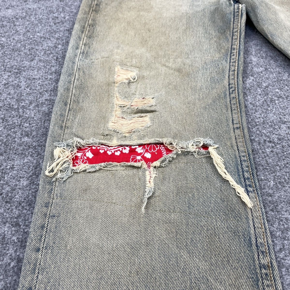 Levi's × Vintage Distressed Levi's 501 Faded Jeans -wc171 Size US 30 / EU 46 - 10 Thumbnail
