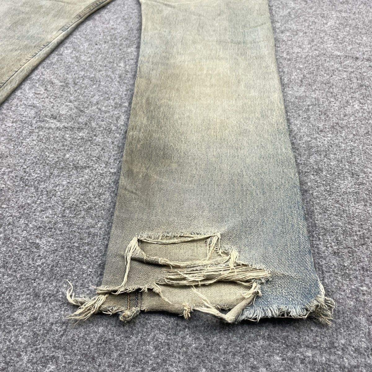 Levi's × Vintage Distressed Levi's 501 Faded Jeans -wc171 Size US 30 / EU 46 - 12 Thumbnail