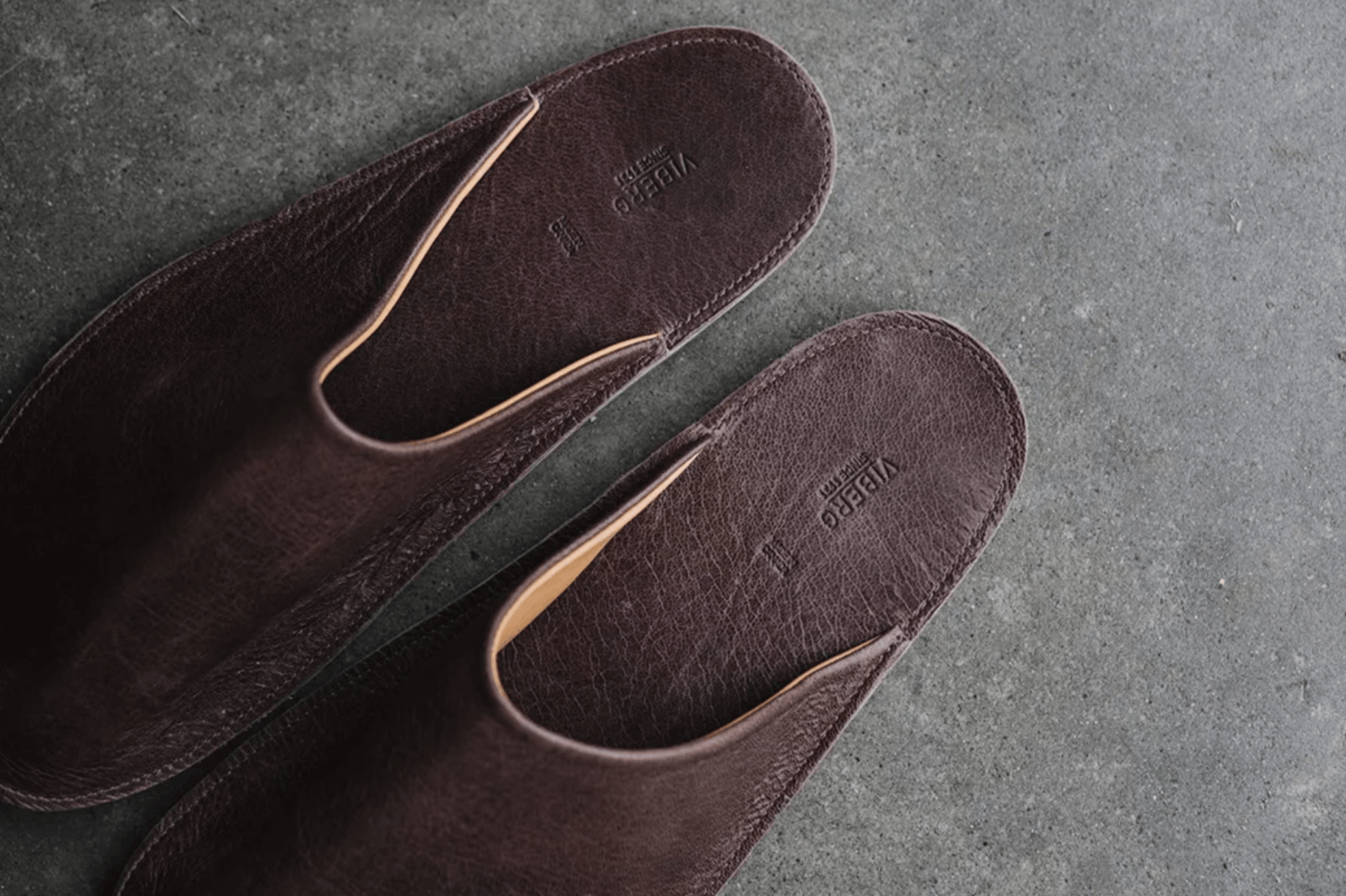 Viberg BNIB GLACÉ DEER CLOSED TOE SLIDES Size US 6 / EU 39 - 1 Thumbnail