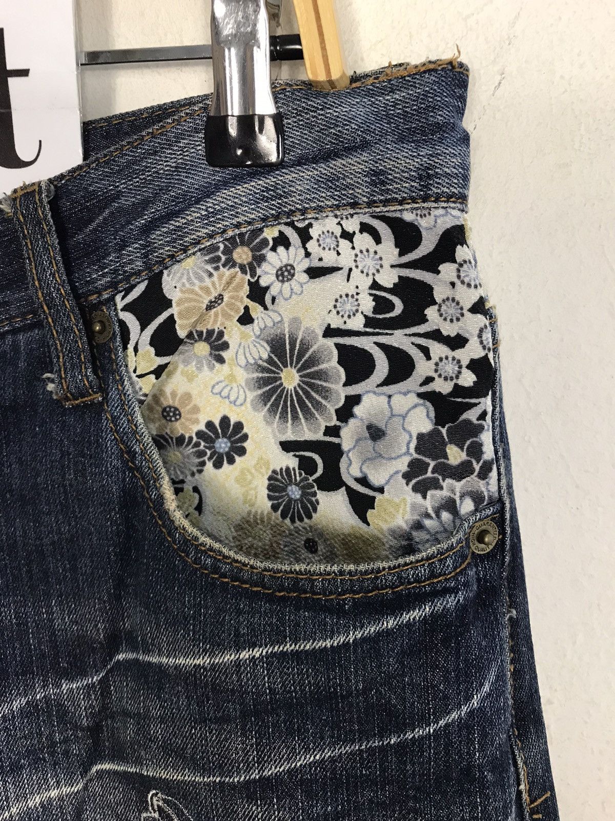 Japanese Brand Vintage Japanese Brand Koi Fish Embroidery Design Size US 33 - 7 Thumbnail