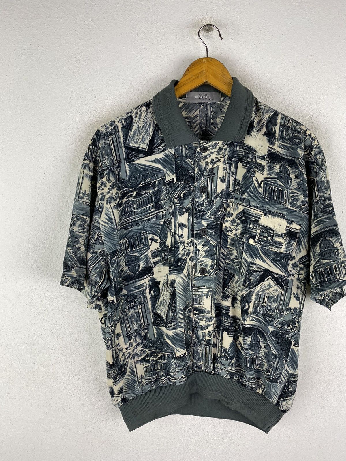 Japanese Brand × Vintage 🔥SALE🔥VINTAGE REALISTIC MADE IN JAPAN POLO SHIRTS Size US L / EU 52-54 / 3 - 4 Thumbnail