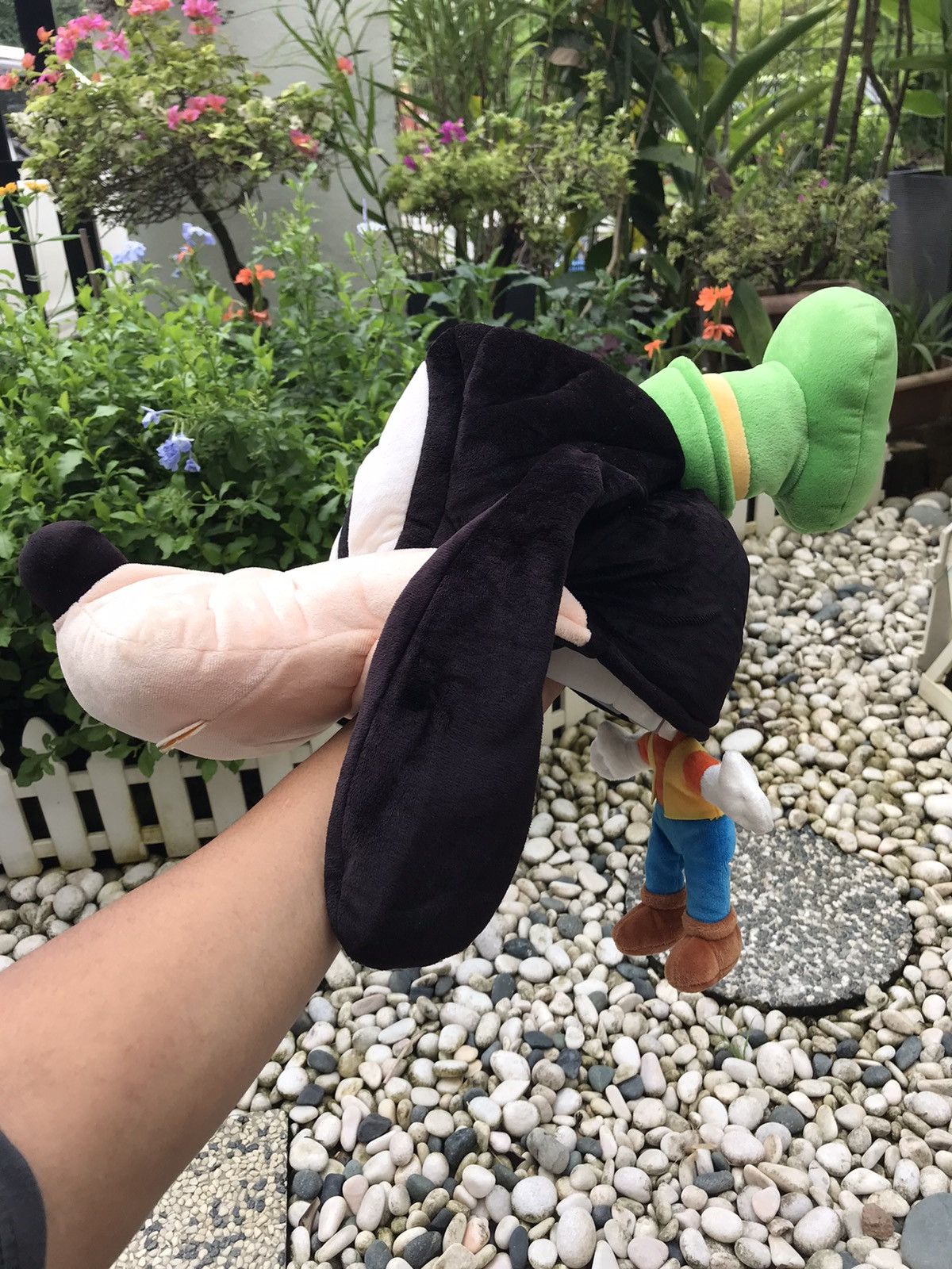 Disney × Japanese Brand AUTHENTIC GOOFY WITH PLUSH BODY CAP HAT Size ONE SIZE - 3 Thumbnail