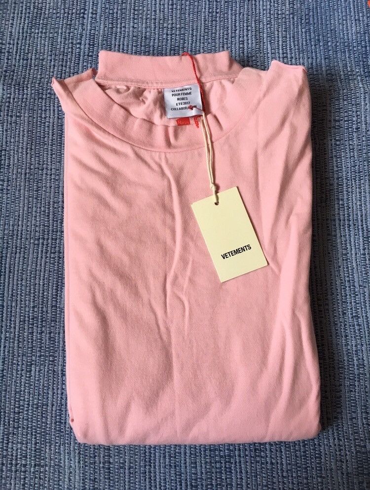 Hanes × Vetements vetement x hanes Size S / US 4 / IT 40 - 6 Thumbnail