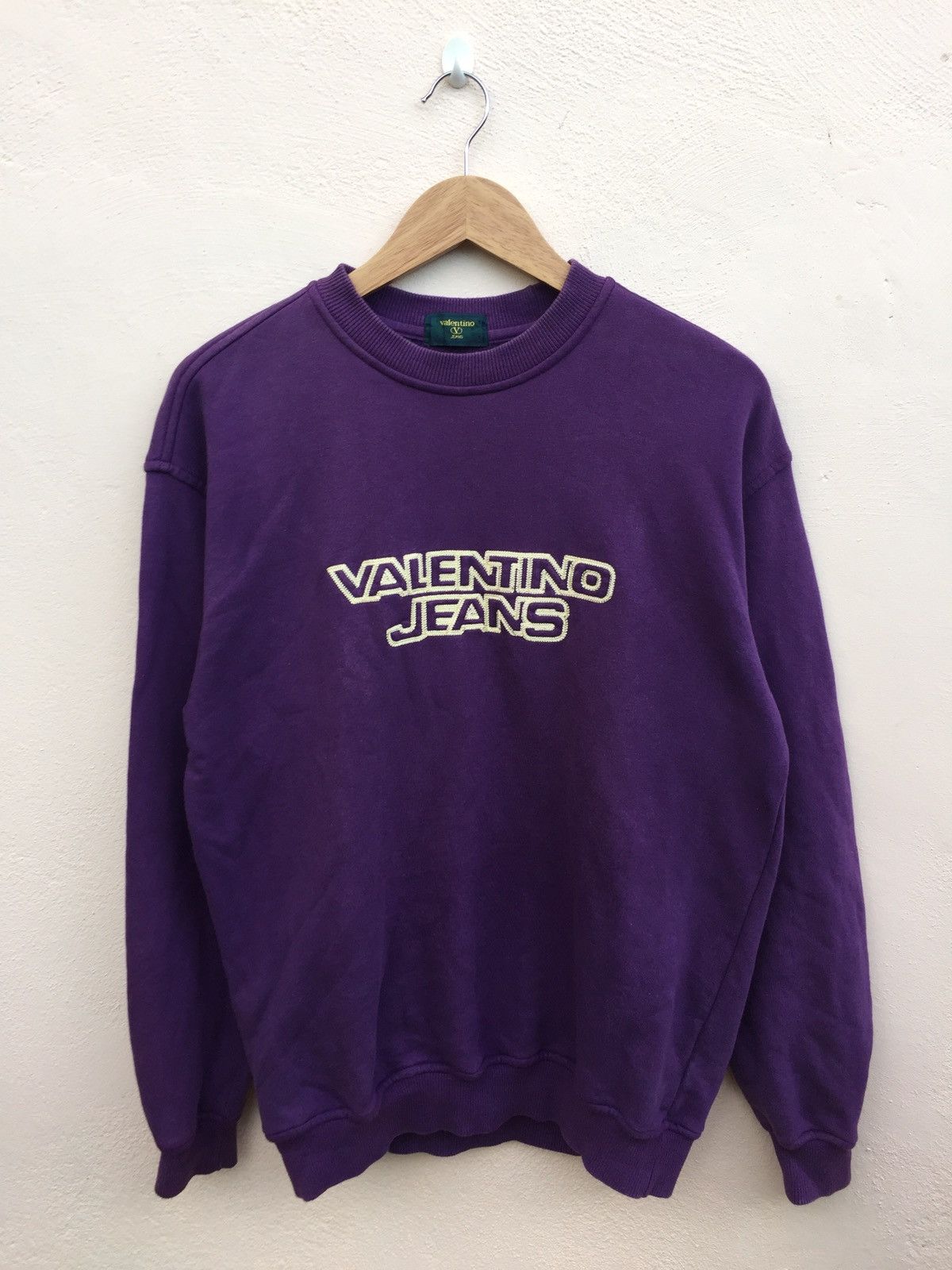 Valentino Vintage Valentino Embroidered Sweatshirt Size Large Size US L / EU 52-54 / 3 - 1 Thumbnail