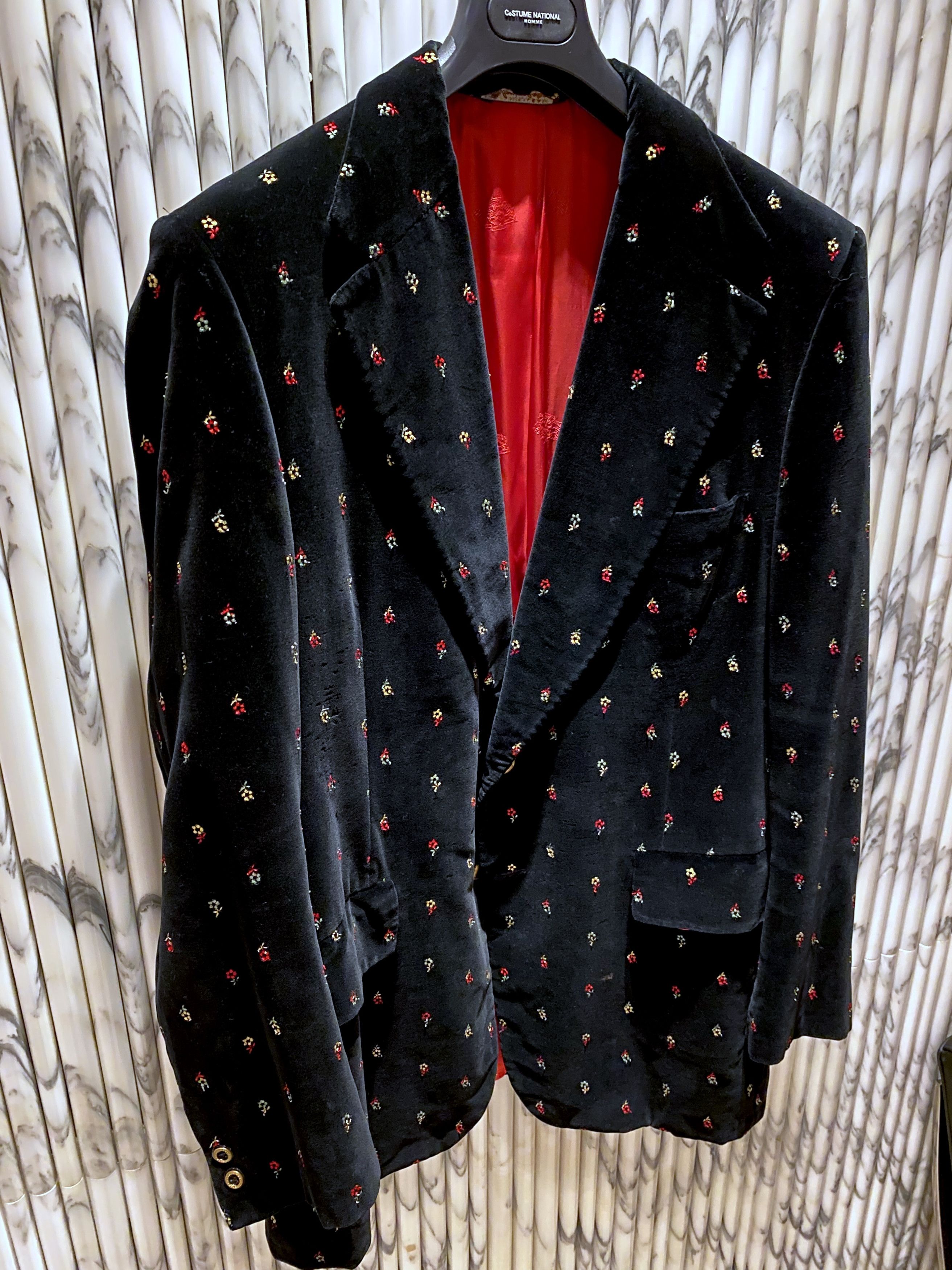 Vintage FLORAL EMBROIDERED BLACK VELVET TUXEDO JACKET Size 50R - 2 Thumbnail
