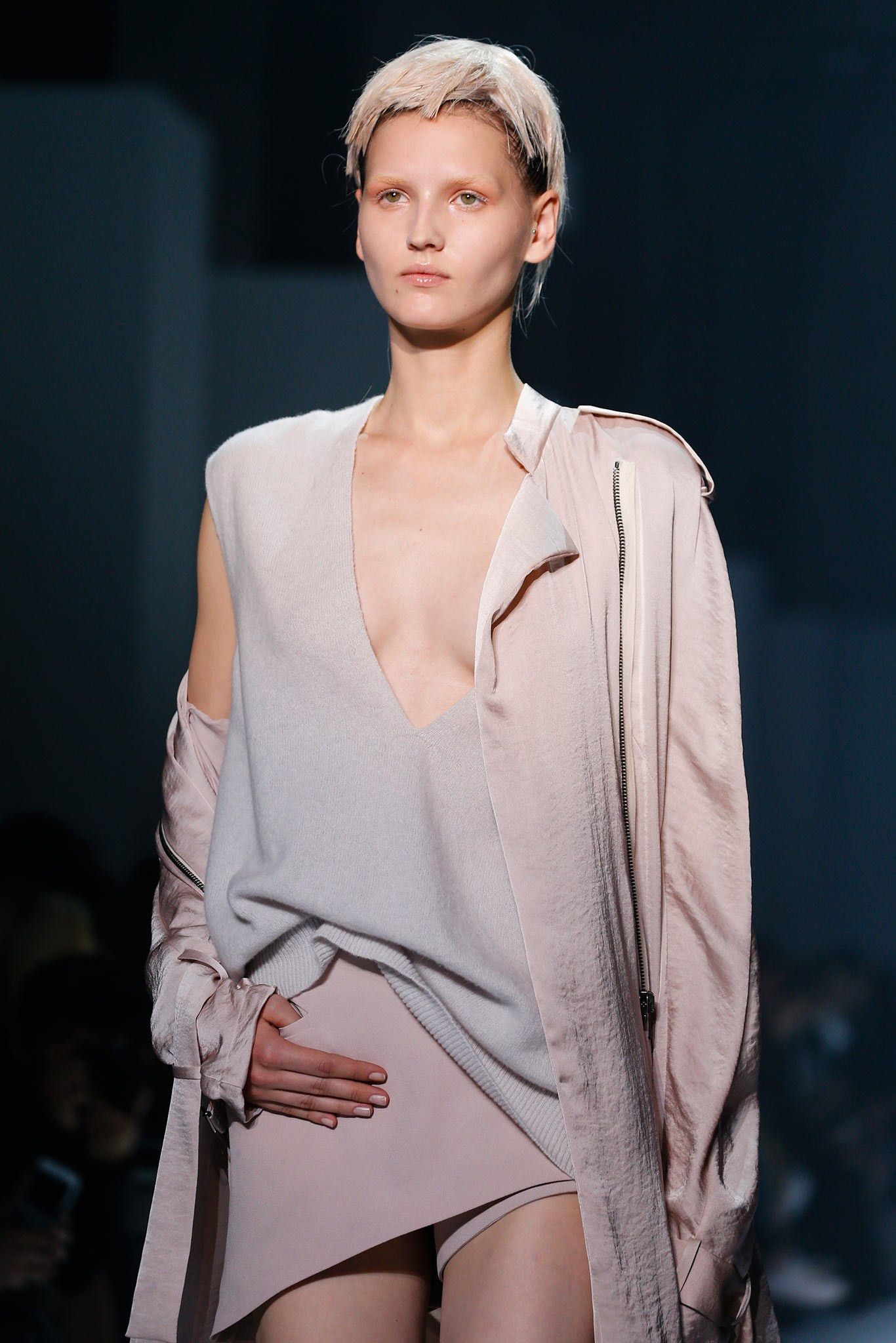 Haider Ackermann RARE SS15 PEARL BLUSH SILKY CREPE SATIN SHIRT Size US L / EU 52-54 / 3 - 9 Thumbnail
