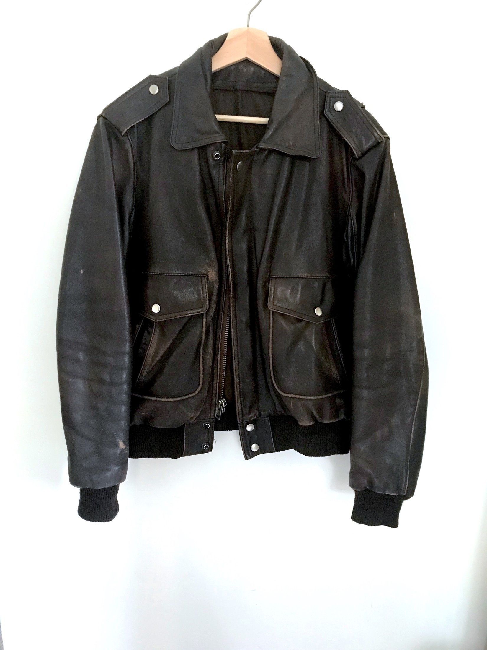 Vintage FINAL DROP 70'S A2 AVIATOR BOMBER IN DISTRESSED LEATHER Size US M / EU 48-50 / 2 - 4 Thumbnail