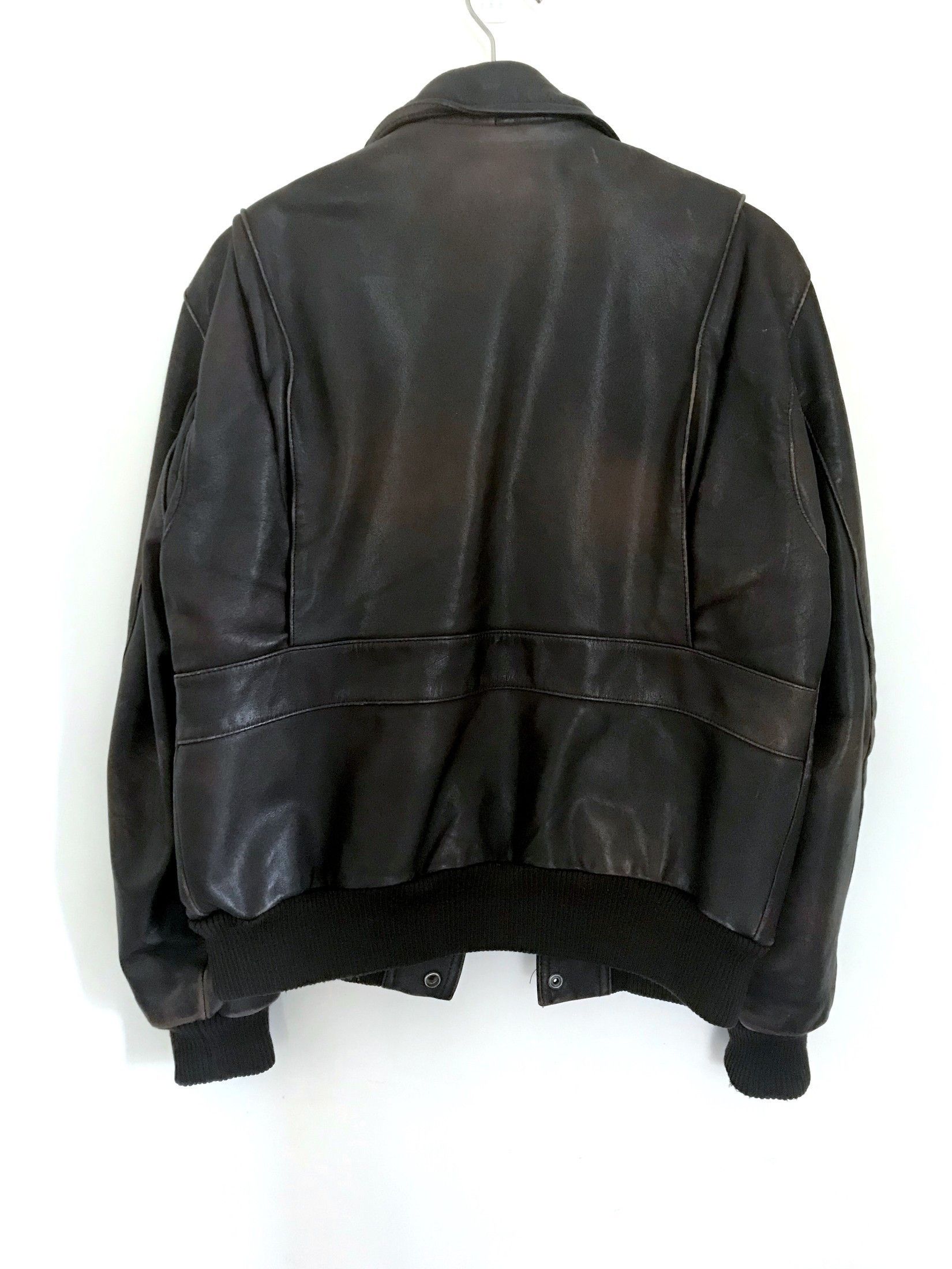 Vintage FINAL DROP 70'S A2 AVIATOR BOMBER IN DISTRESSED LEATHER Size US M / EU 48-50 / 2 - 11 Thumbnail