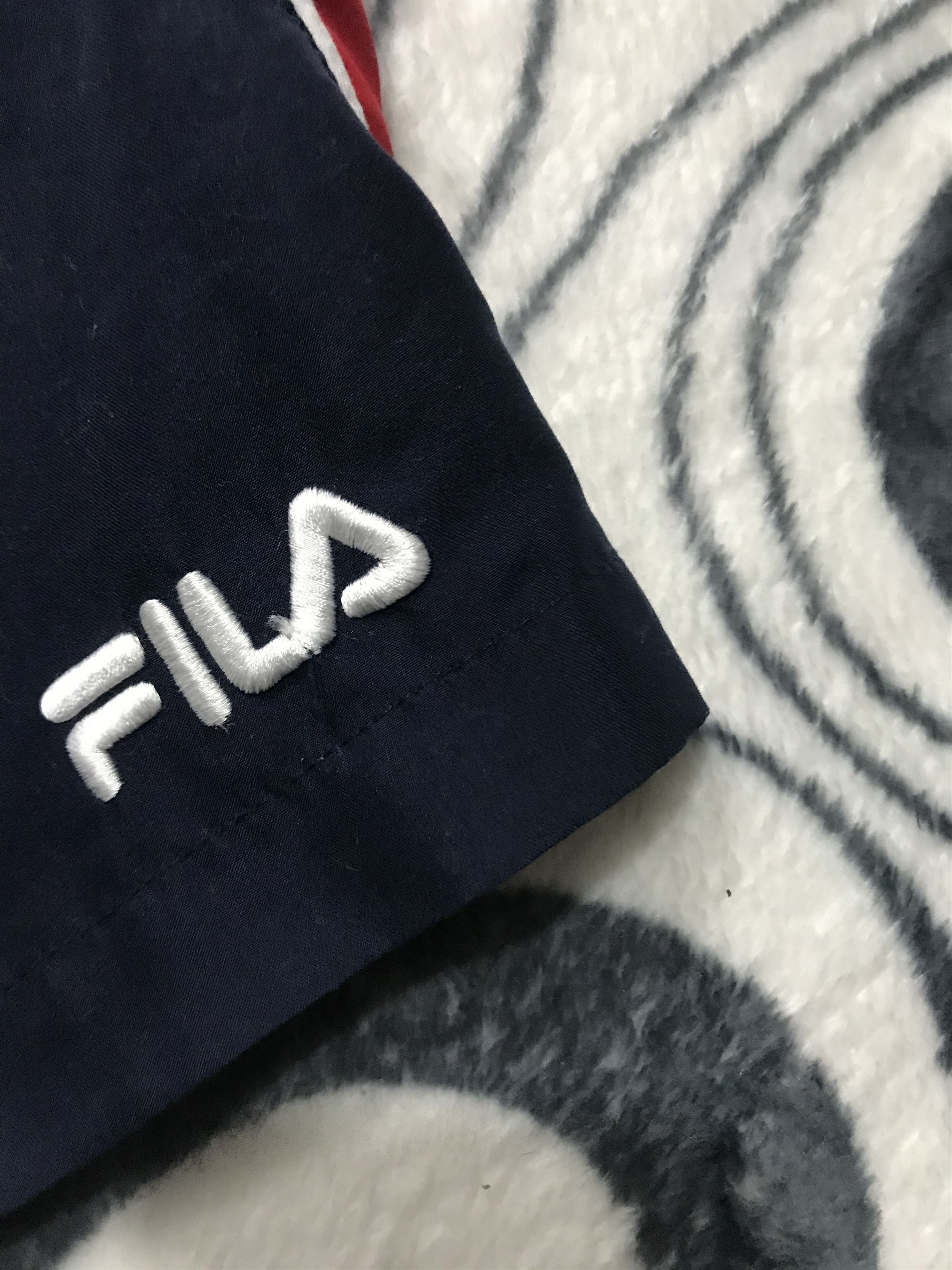 Fila × Vintage Vintage Fila Mens Nylon Shorts Size US 34 / EU 50 - 2 Thumbnail