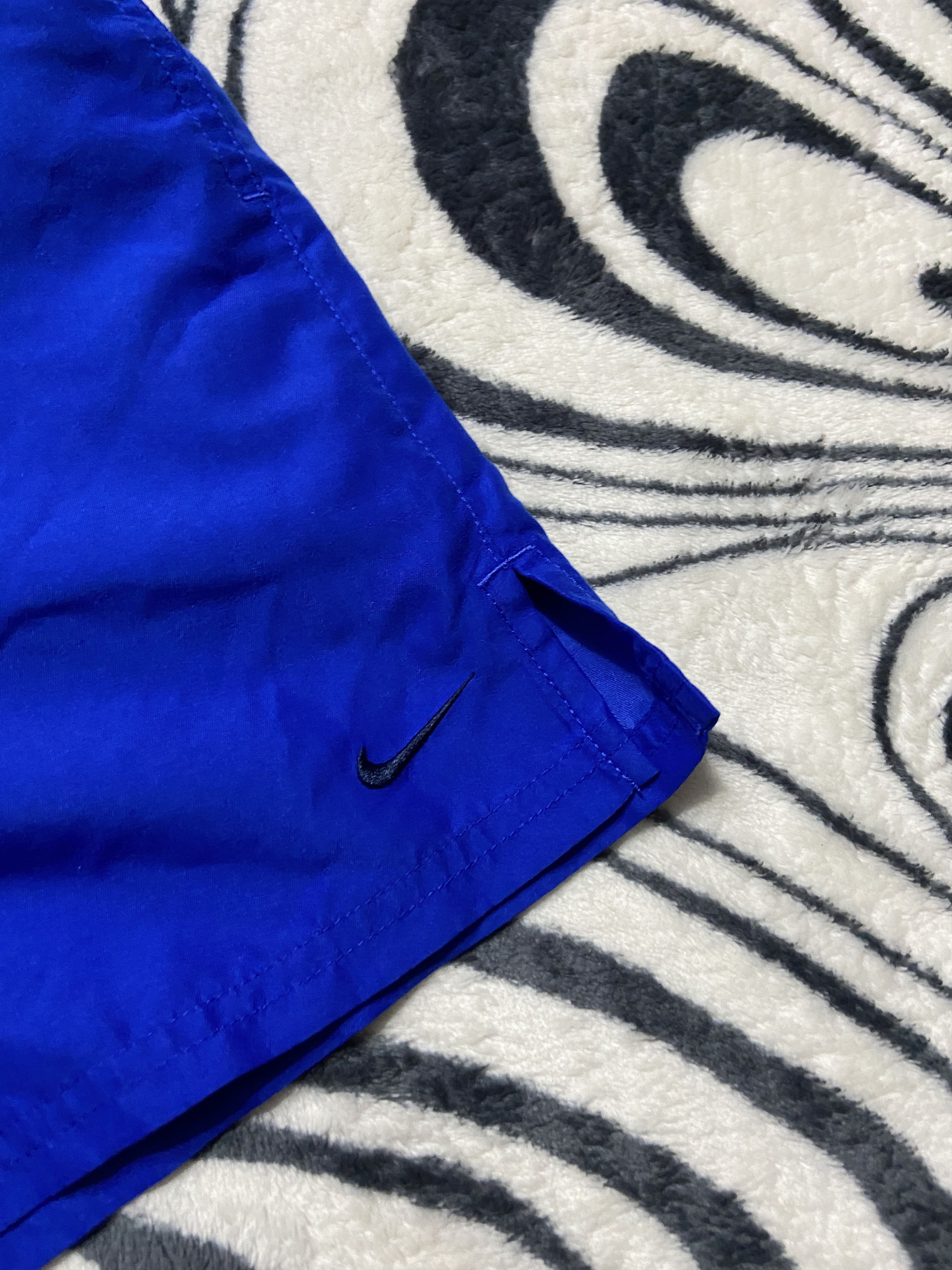 Nike × Vintage Vintage Nike Mens Nylon Shorts Y2K Size US 32 / EU 48 - 2 Thumbnail
