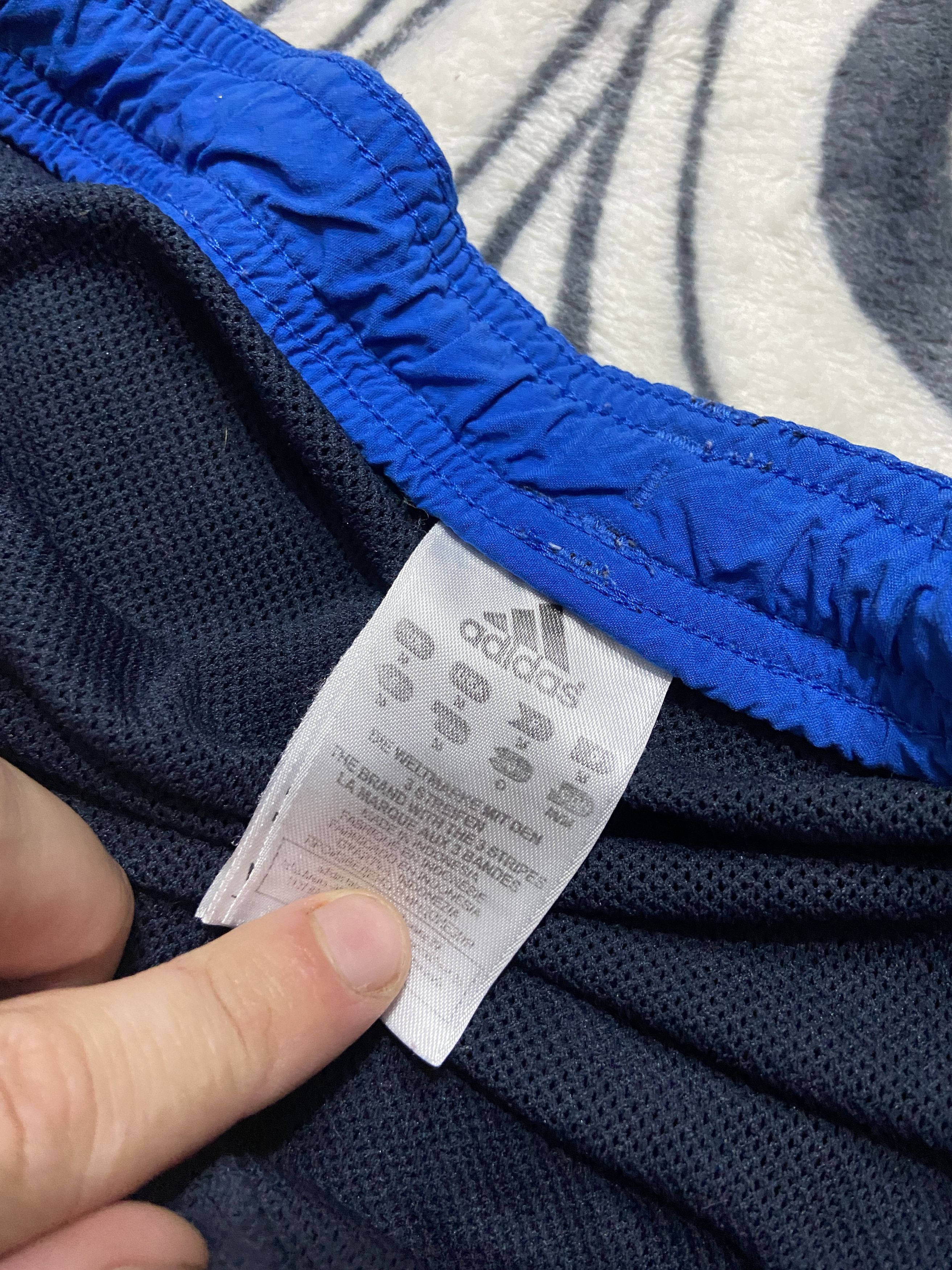 Adidas Vintage Adidas Mens Nylon Shorts Y2K Size US 32 / EU 48 - 3 Thumbnail