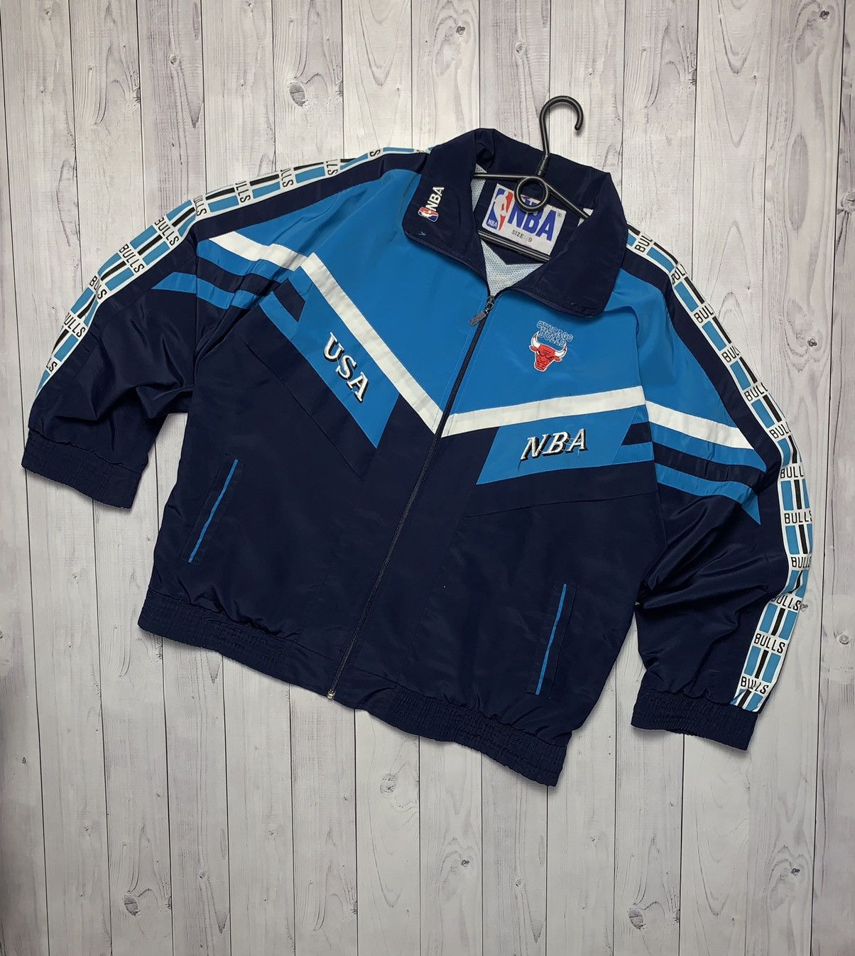 NBA × Vintage Vintage NBA Chicago Bulls track suit size L rare Size US L / EU 52-54 / 3 - 2 Thumbnail