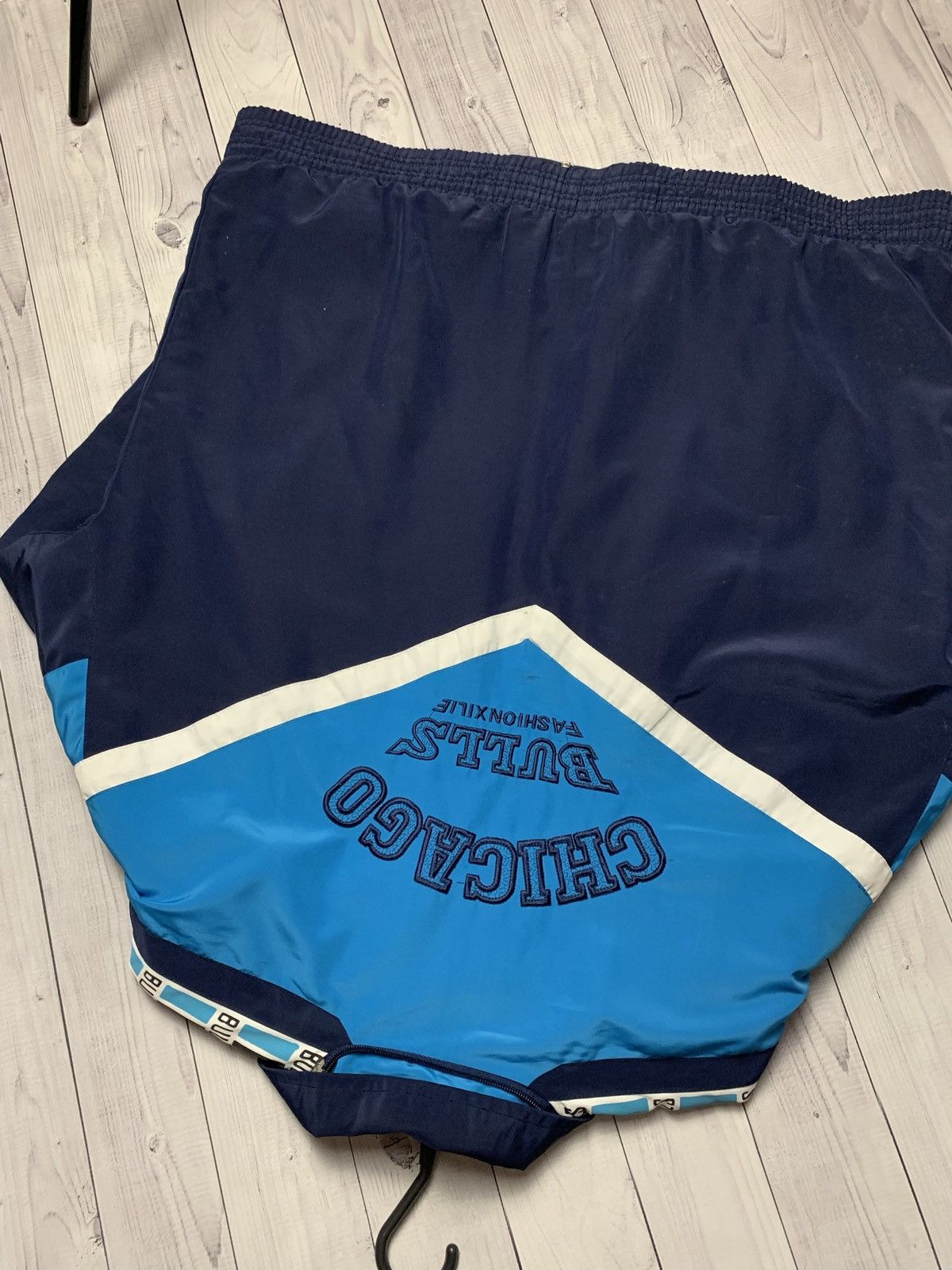 NBA × Vintage Vintage NBA Chicago Bulls track suit size L rare Size US L / EU 52-54 / 3 - 8 Thumbnail