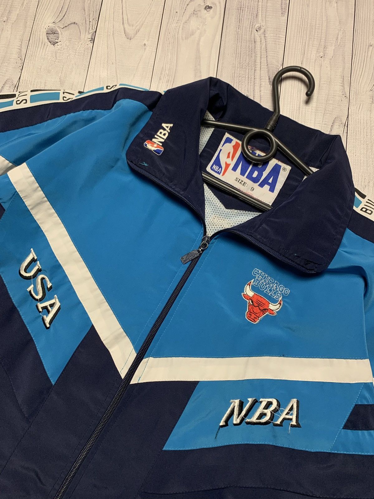 NBA × Vintage Vintage NBA Chicago Bulls track suit size L rare Size US L / EU 52-54 / 3 - 4 Thumbnail