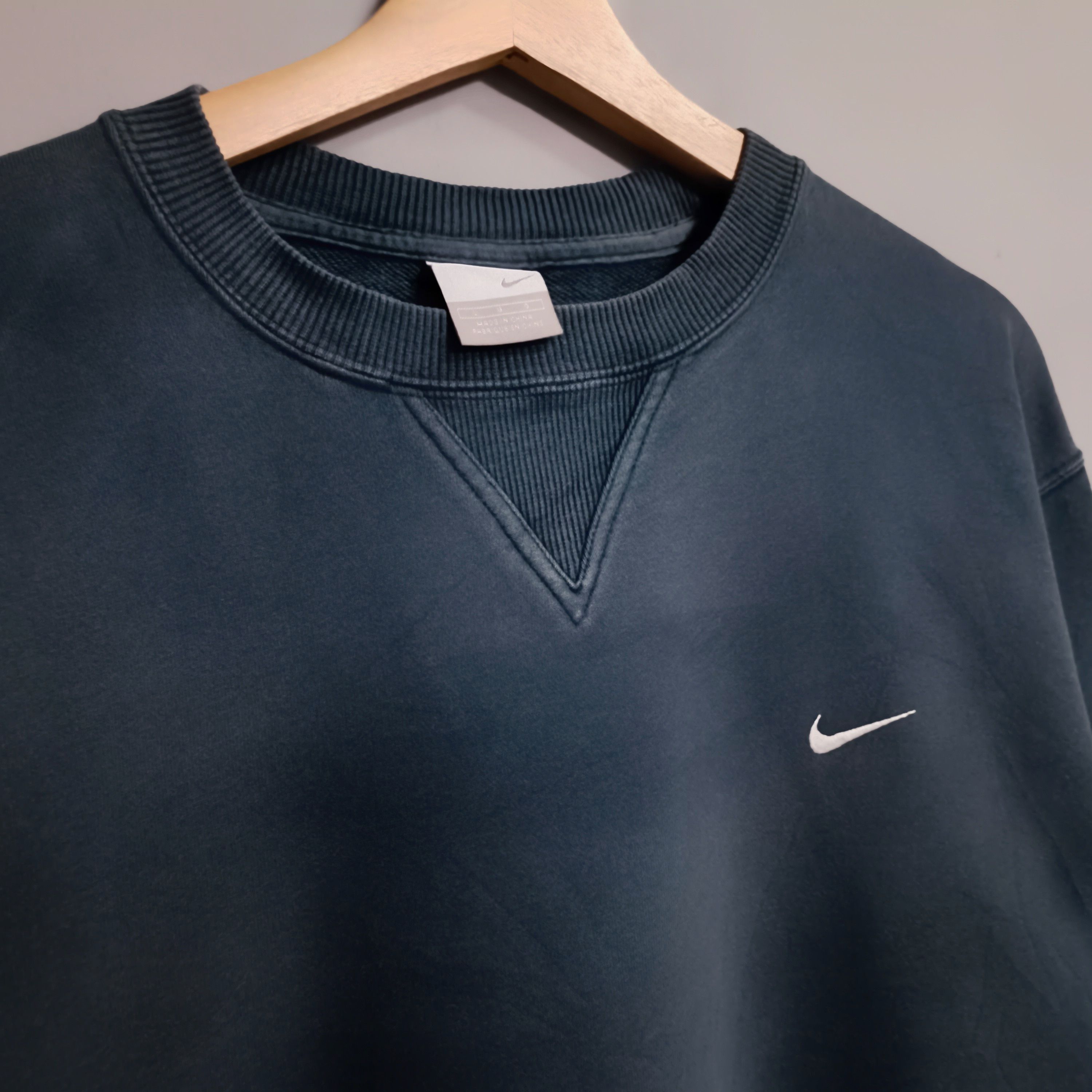 Nike × Vintage Vintage Nike Small Swoosh Crewneck Sweatshirt Size US L / EU 52-54 / 3 - 4 Thumbnail