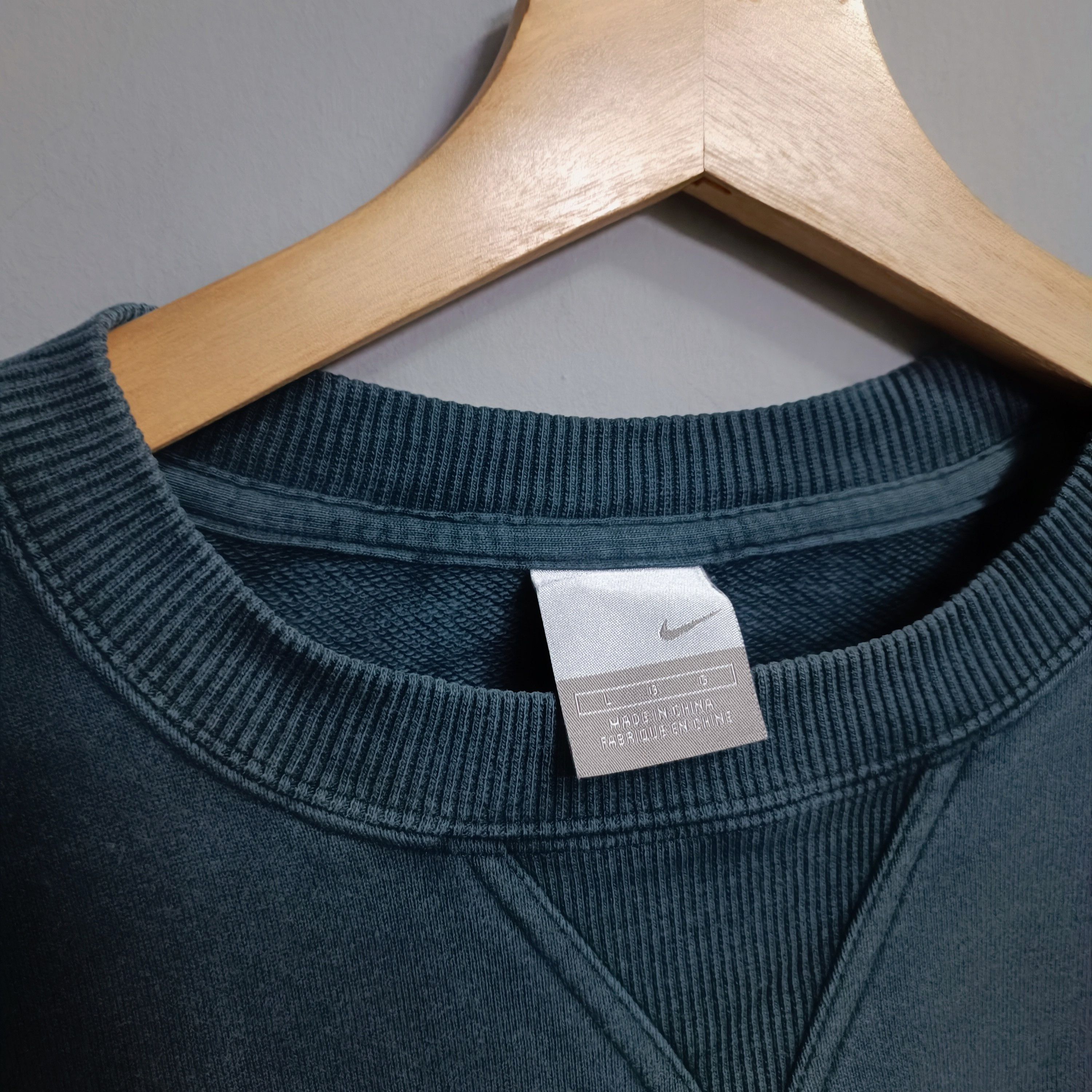 Nike × Vintage Vintage Nike Small Swoosh Crewneck Sweatshirt Size US L / EU 52-54 / 3 - 5 Thumbnail