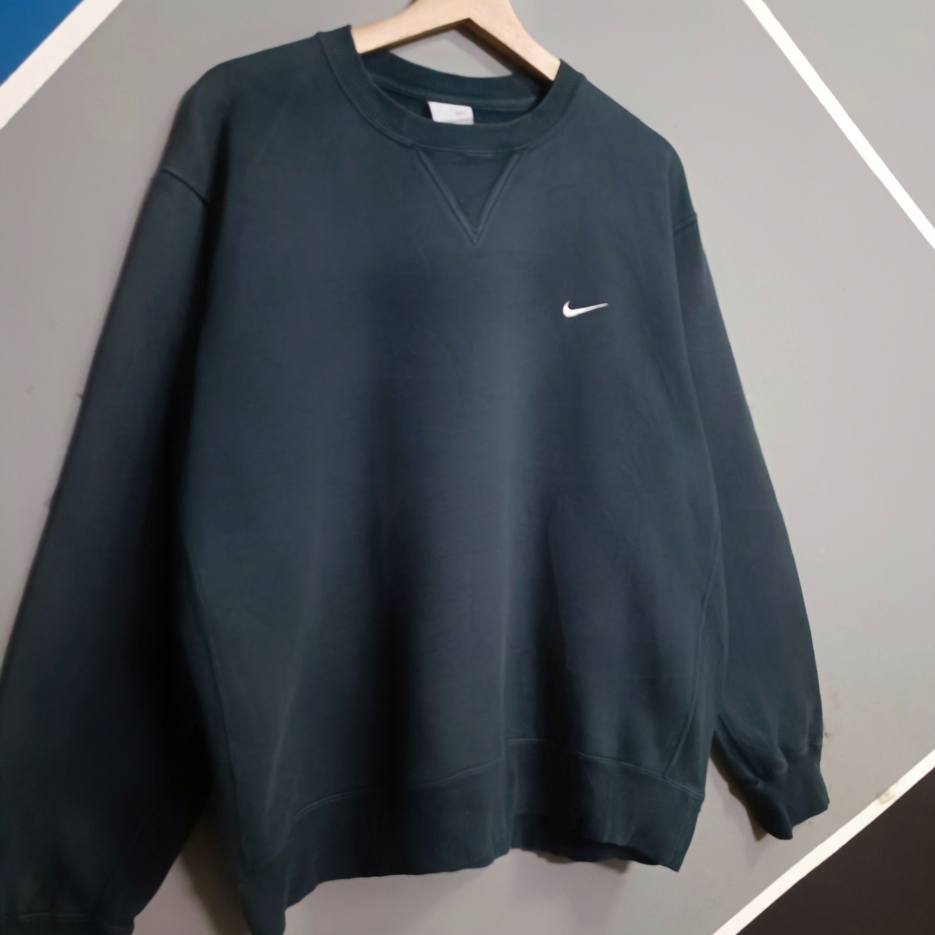 Nike × Vintage Vintage Nike Small Swoosh Crewneck Sweatshirt Size US L / EU 52-54 / 3 - 2 Thumbnail