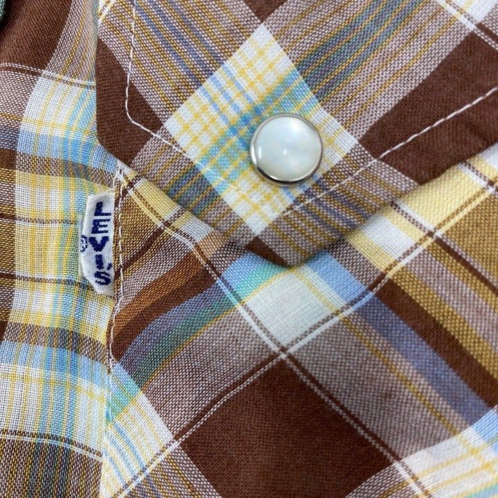 Vintage Levi’s Big E Pearl Snap Button Down Size L Made In U
