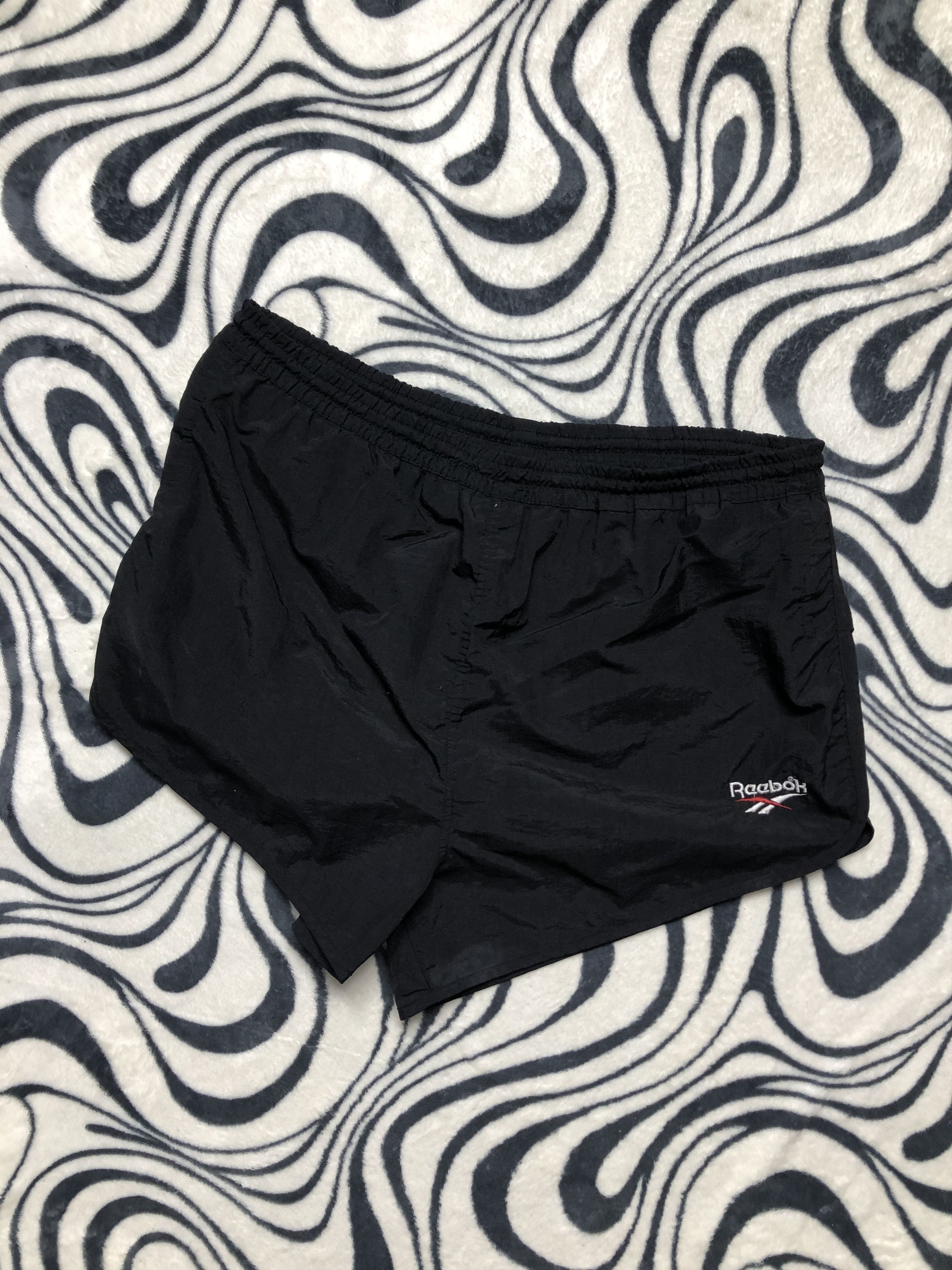 Reebok Reebok Vintage Nylon Shorts Size US 34 / EU 50 - 1 Thumbnail