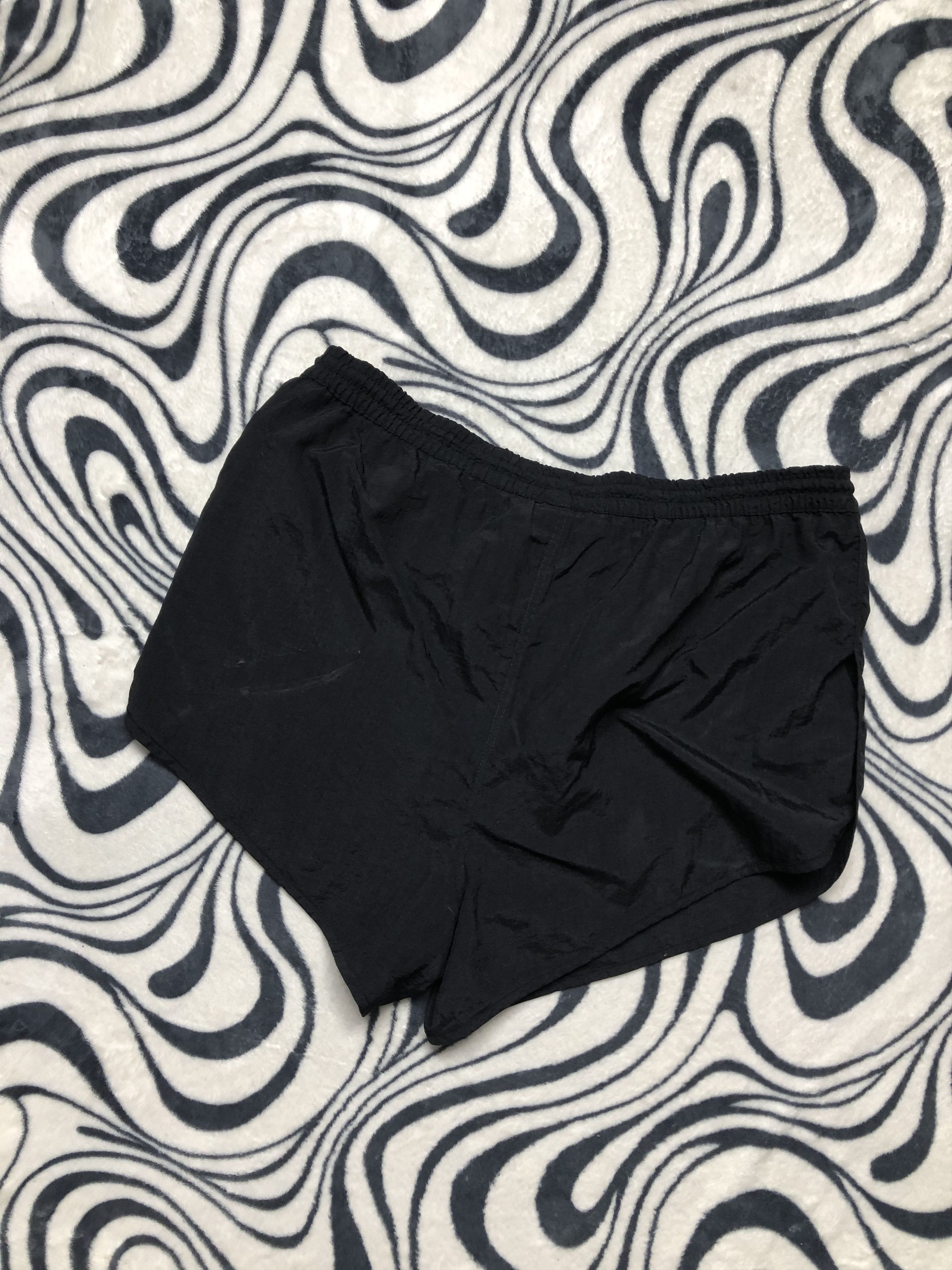 Reebok Reebok Vintage Nylon Shorts Size US 34 / EU 50 - 5 Thumbnail