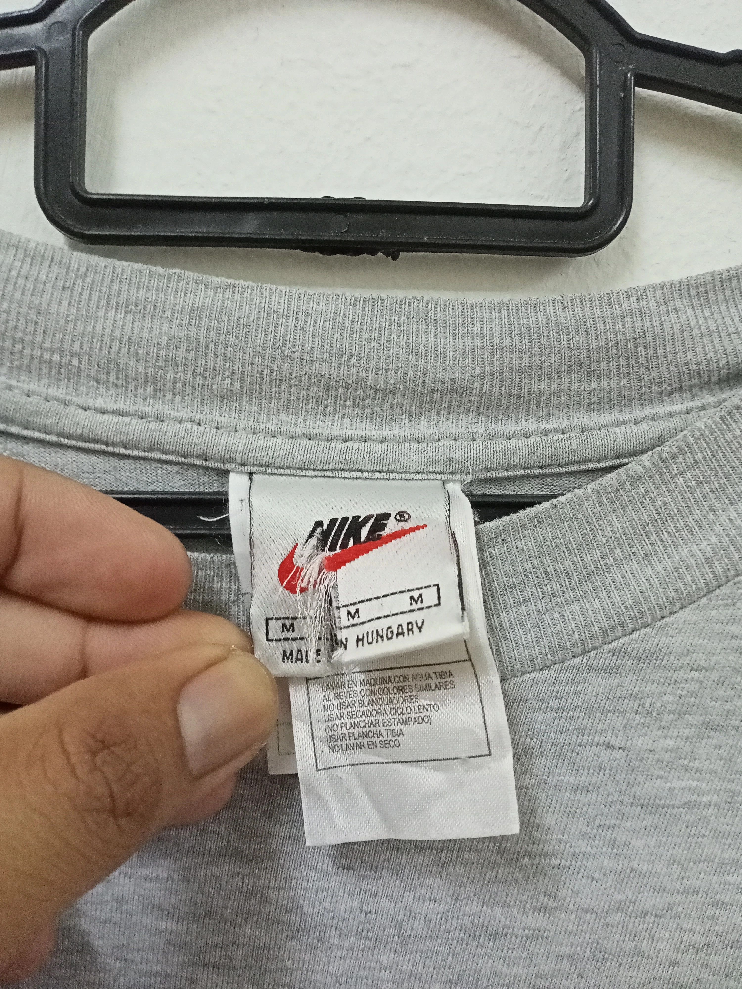 Nike Vintage Nike Swoosh T- shirt Size US M / EU 48-50 / 2 - 7 Thumbnail
