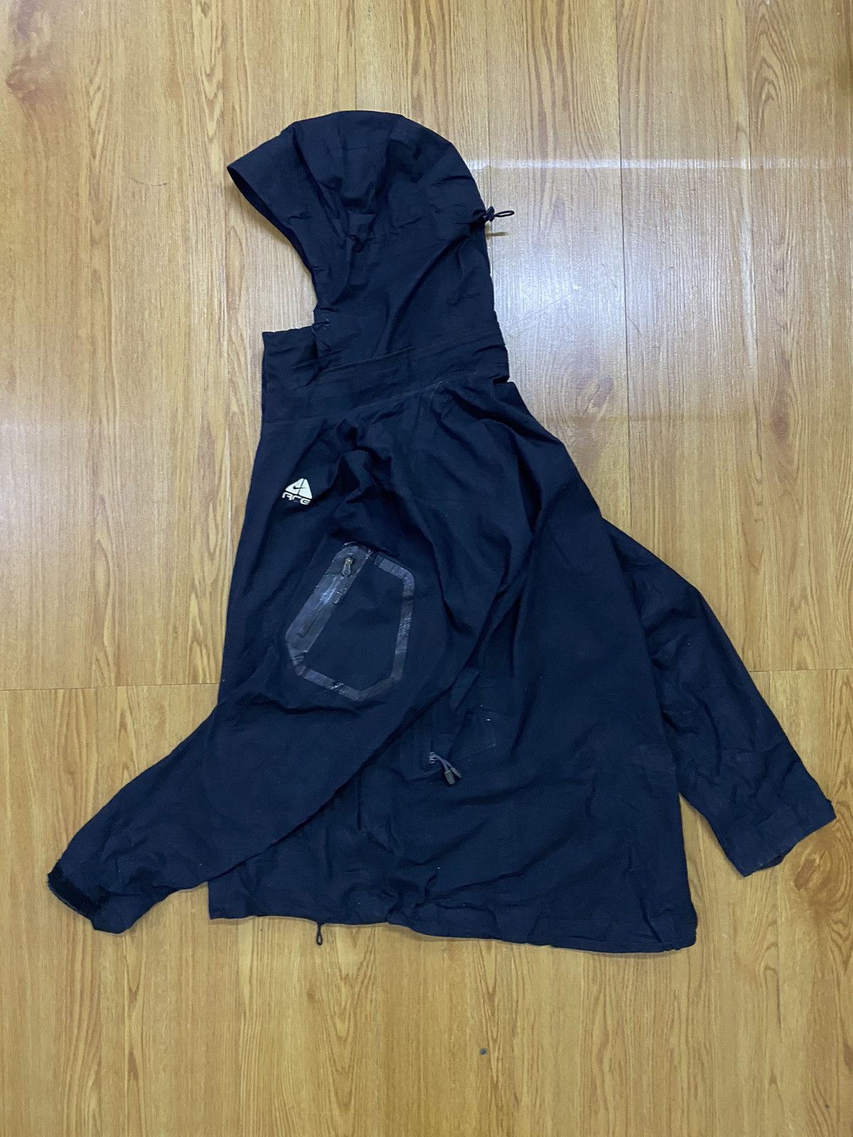 image of Nike Acg Goretex Jacket, Men's (Size XL)