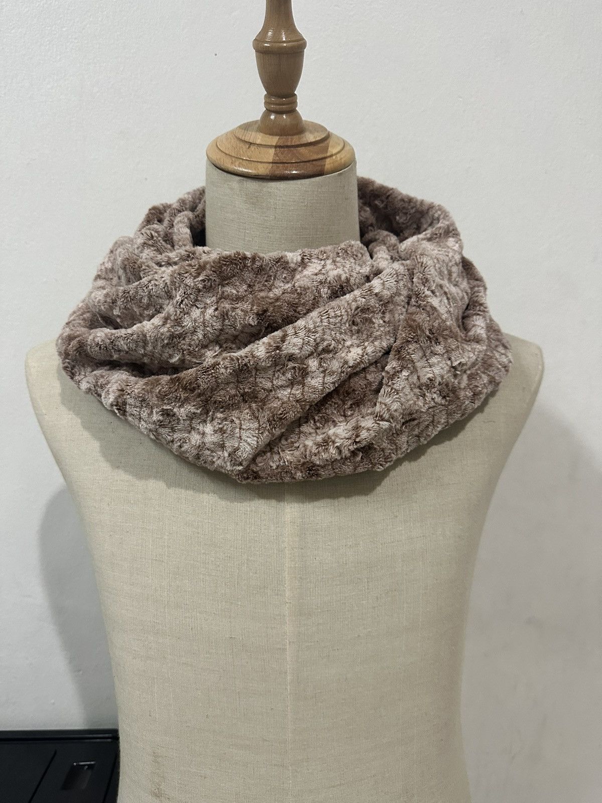 Lowrys Farm LOWRY FARMS NECK WARMER Grailed