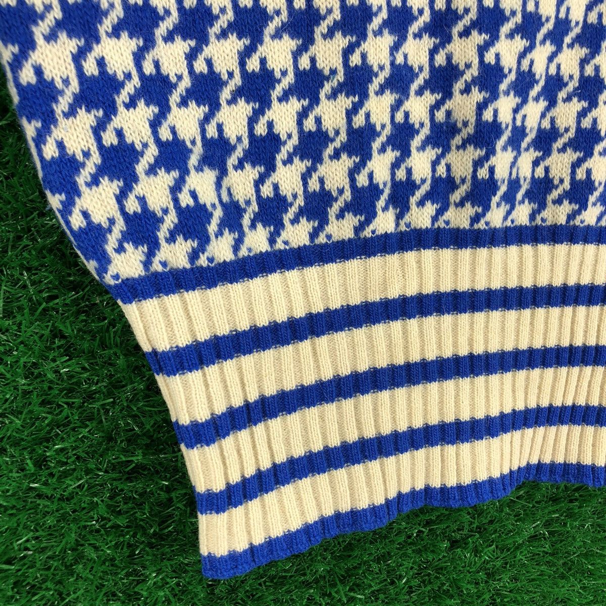Aran Isles Knitwear Vintage 80's Knit Blue Houndstooth Vest by Madame Hanai Size US XXS / EU 40 - 6 Thumbnail