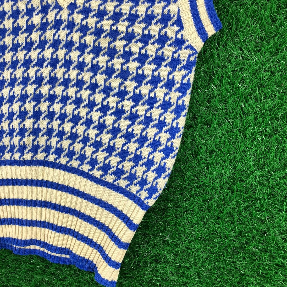 Aran Isles Knitwear Vintage 80's Knit Blue Houndstooth Vest by Madame Hanai Size US XXS / EU 40 - 3 Thumbnail