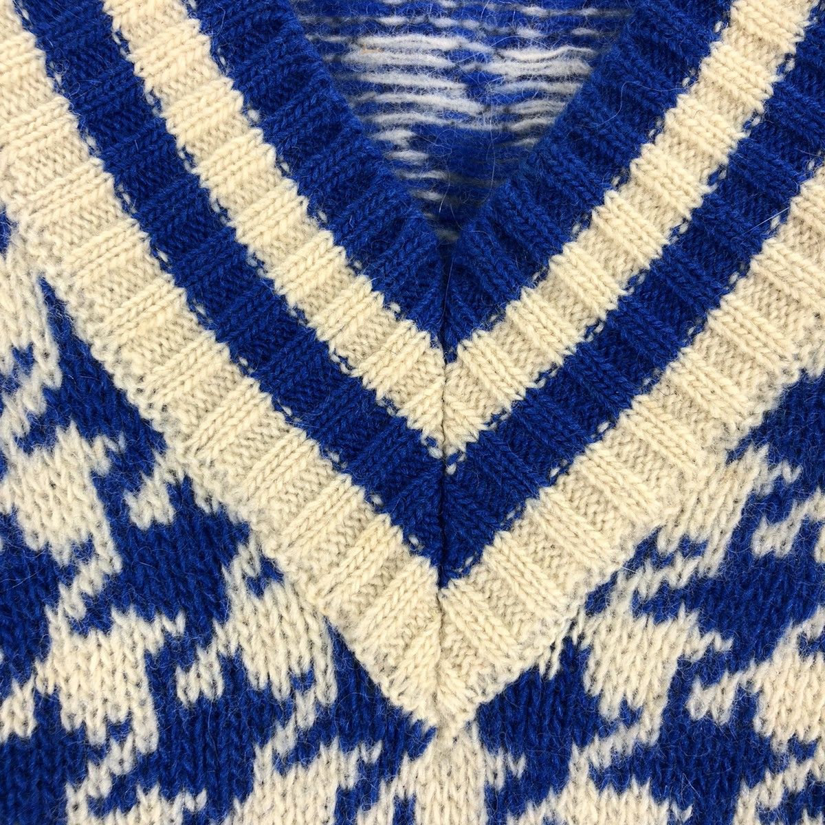 Aran Isles Knitwear Vintage 80's Knit Blue Houndstooth Vest by Madame Hanai Size US XXS / EU 40 - 8 Thumbnail