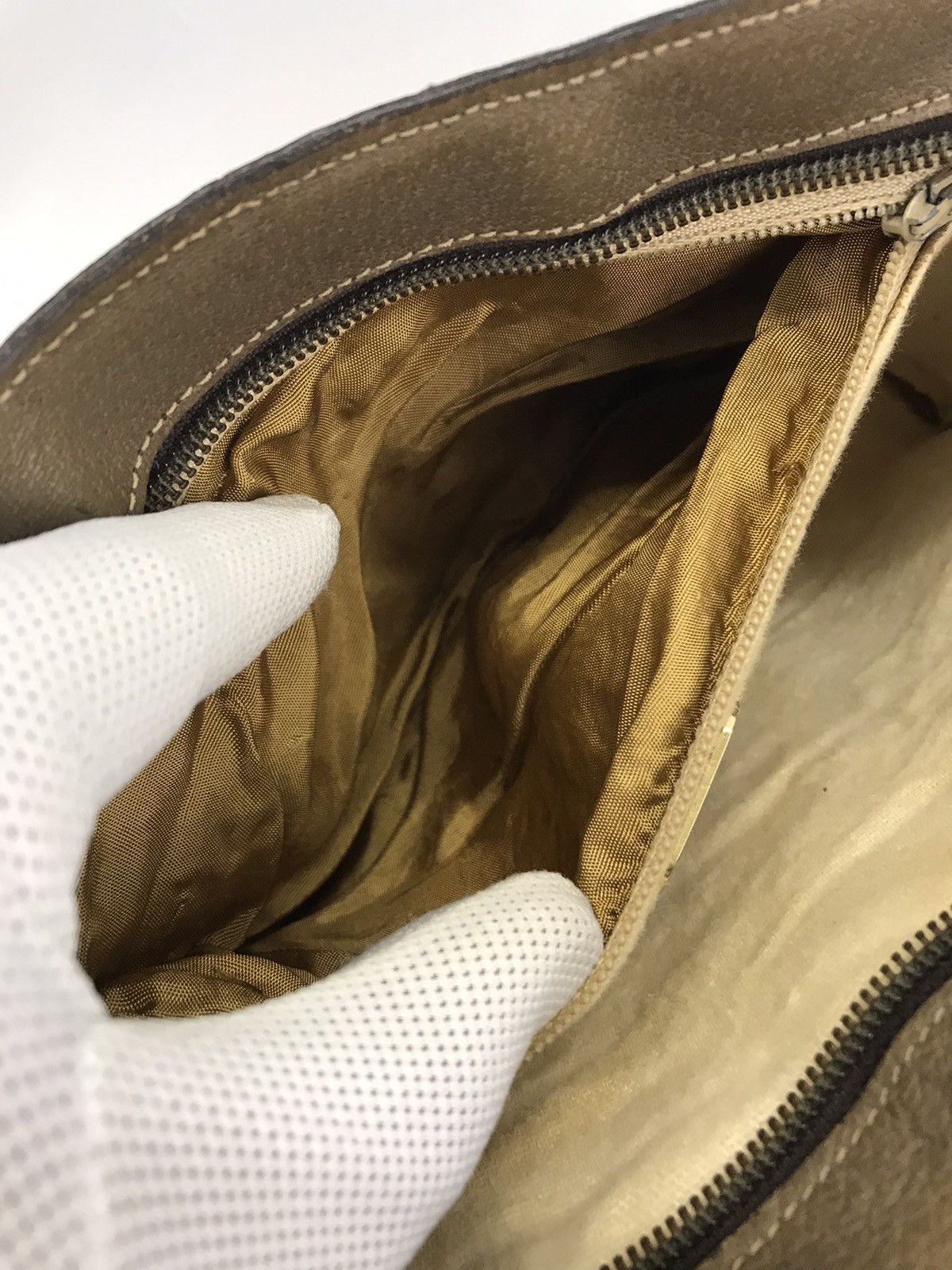 Gucci Authentic Gucci Plus Cluthbag pochette Size ONE SIZE - 18 Thumbnail