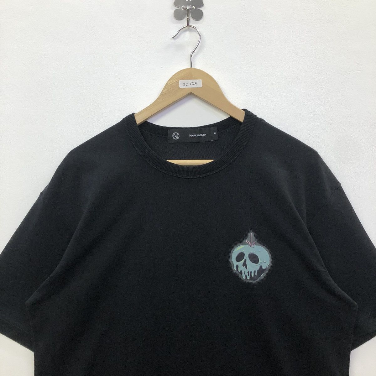 GU × Undercover Undercover X GU Freedom Apple Disney Tshirt Size US M / EU 48-50 / 2 - 3 Thumbnail