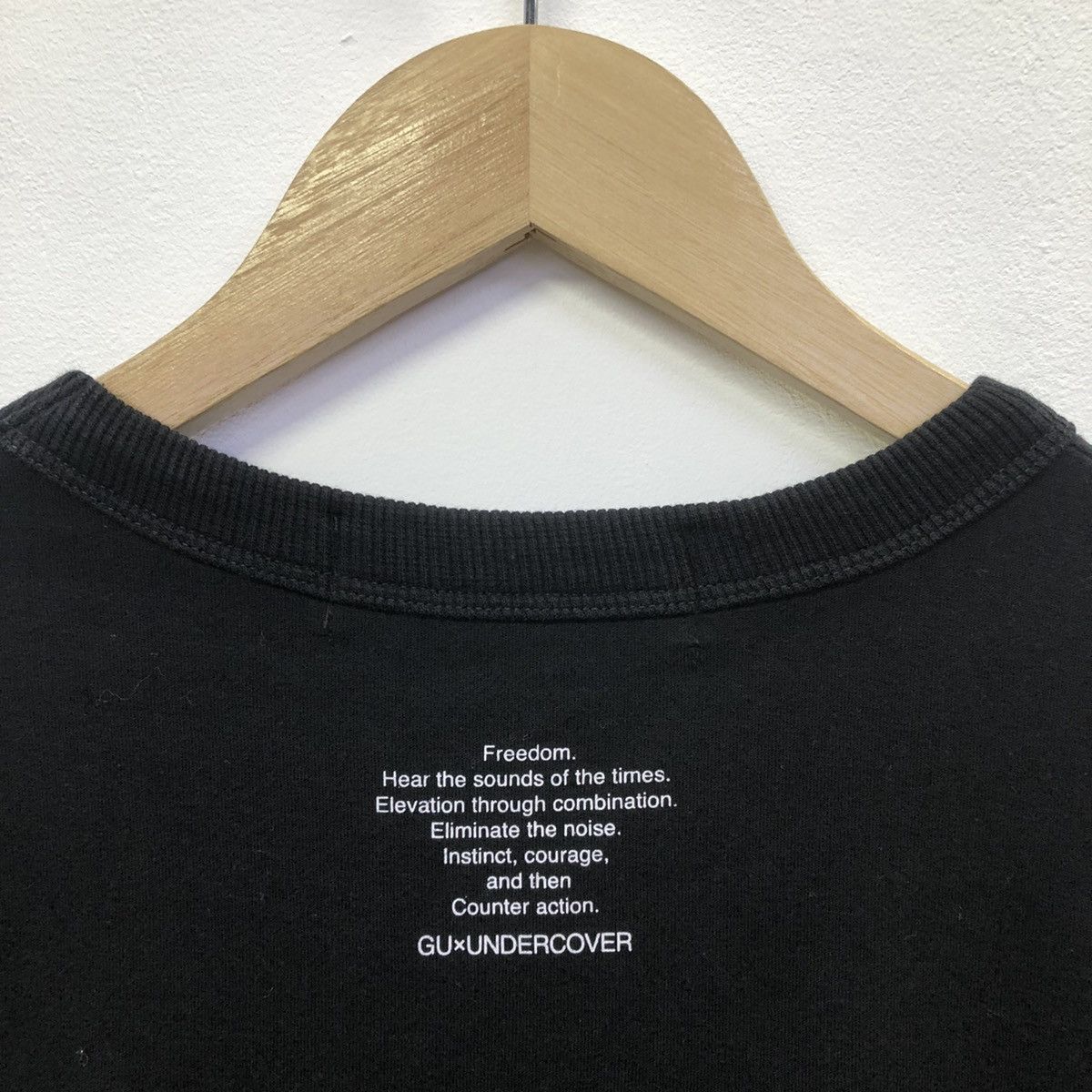 GU × Undercover Undercover X GU Freedom Apple Disney Tshirt Size US M / EU 48-50 / 2 - 10 Thumbnail