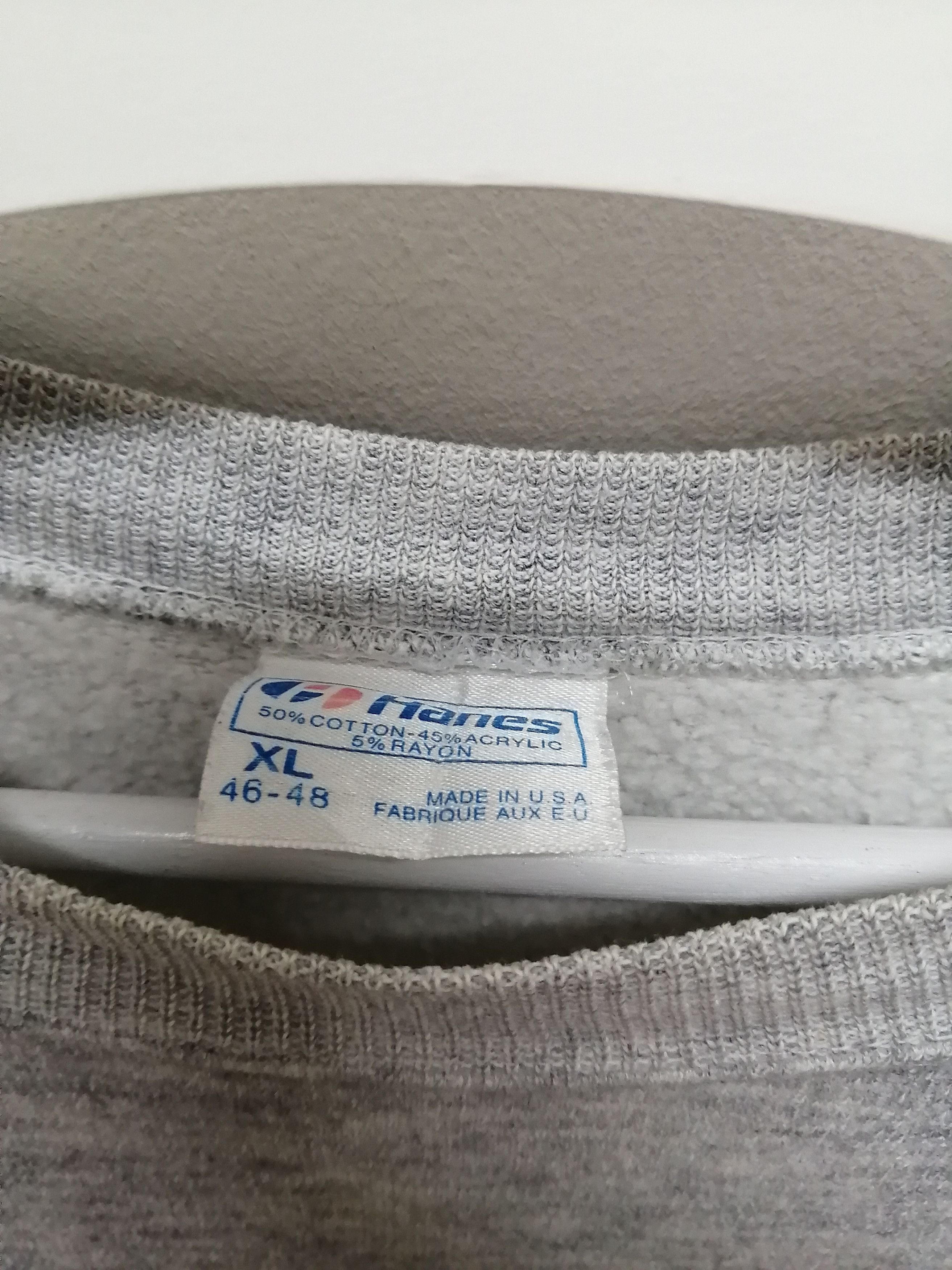 Vintage Vintage HANES Rowes Wharf Sweatshirt - Size XL Size US XL / EU 56 / 4 - 6 Thumbnail
